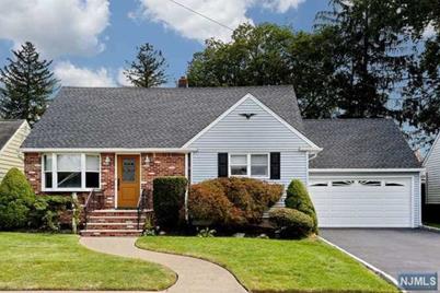 10 Powell Avenue - Photo 1
