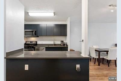 7002 Boulevard East #06i - Photo 1
