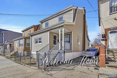 89 Willoughby Street - Photo 1