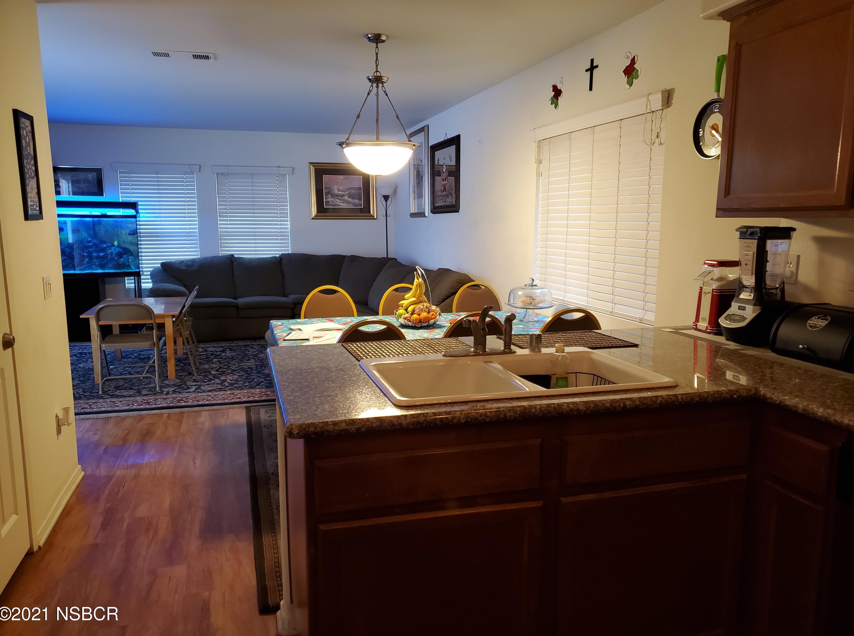 1347 Crown Cir, Lompoc, CA 93436-3394