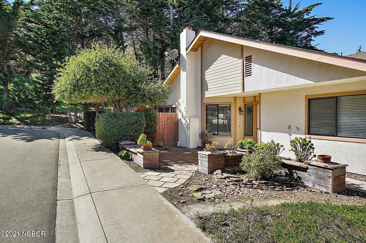 511 Newport Dr, Lompoc, CA 93436-6321
