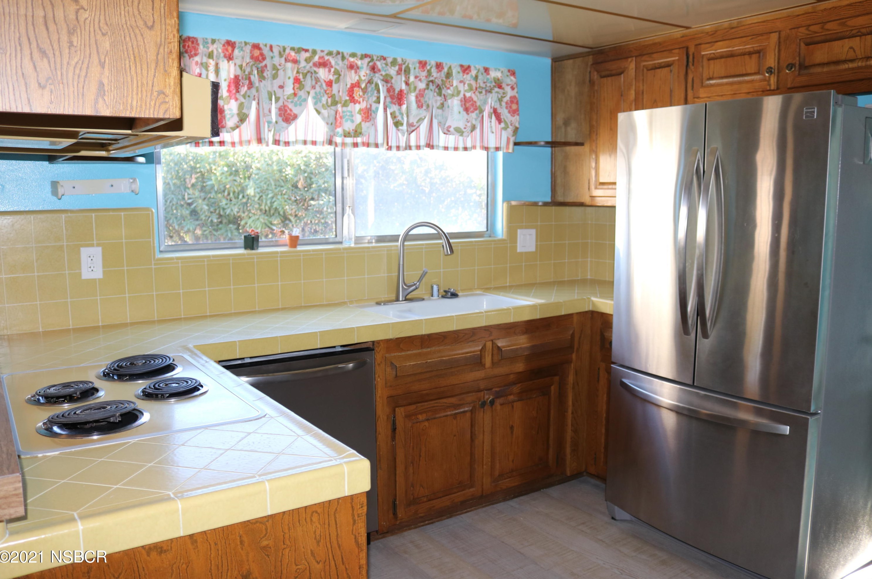 140 Hercules Ave, Lompoc, CA 93436-1220
