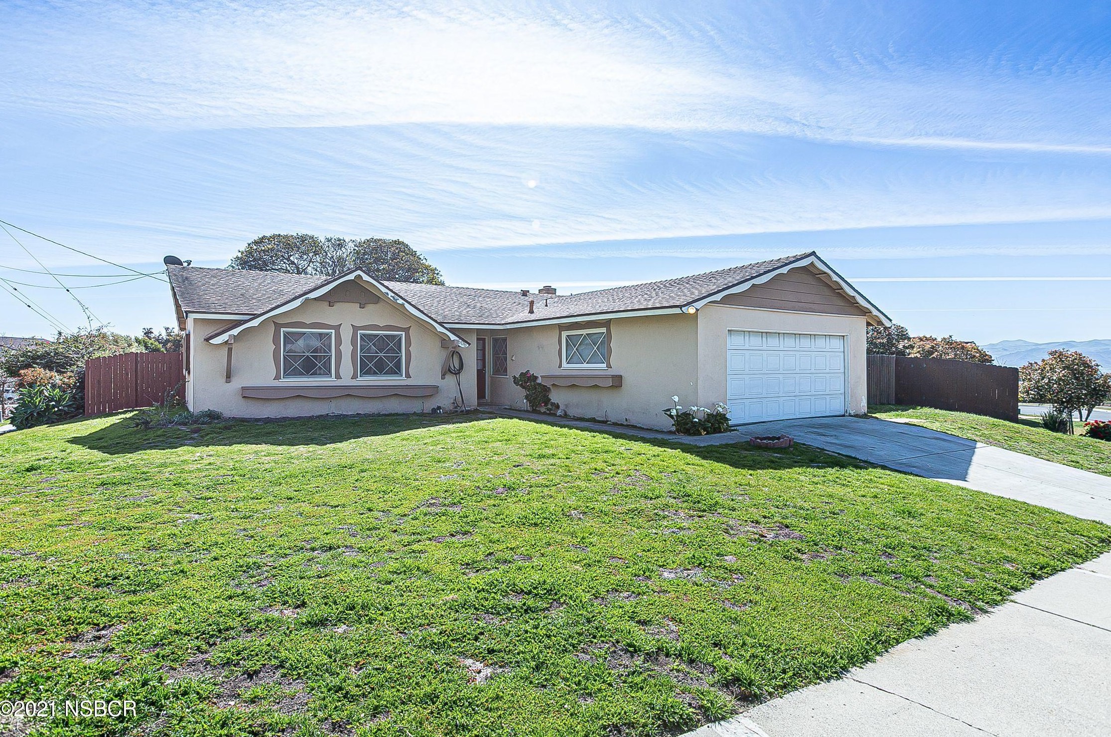 606 Venus Ave, Lompoc, CA 93436-1936