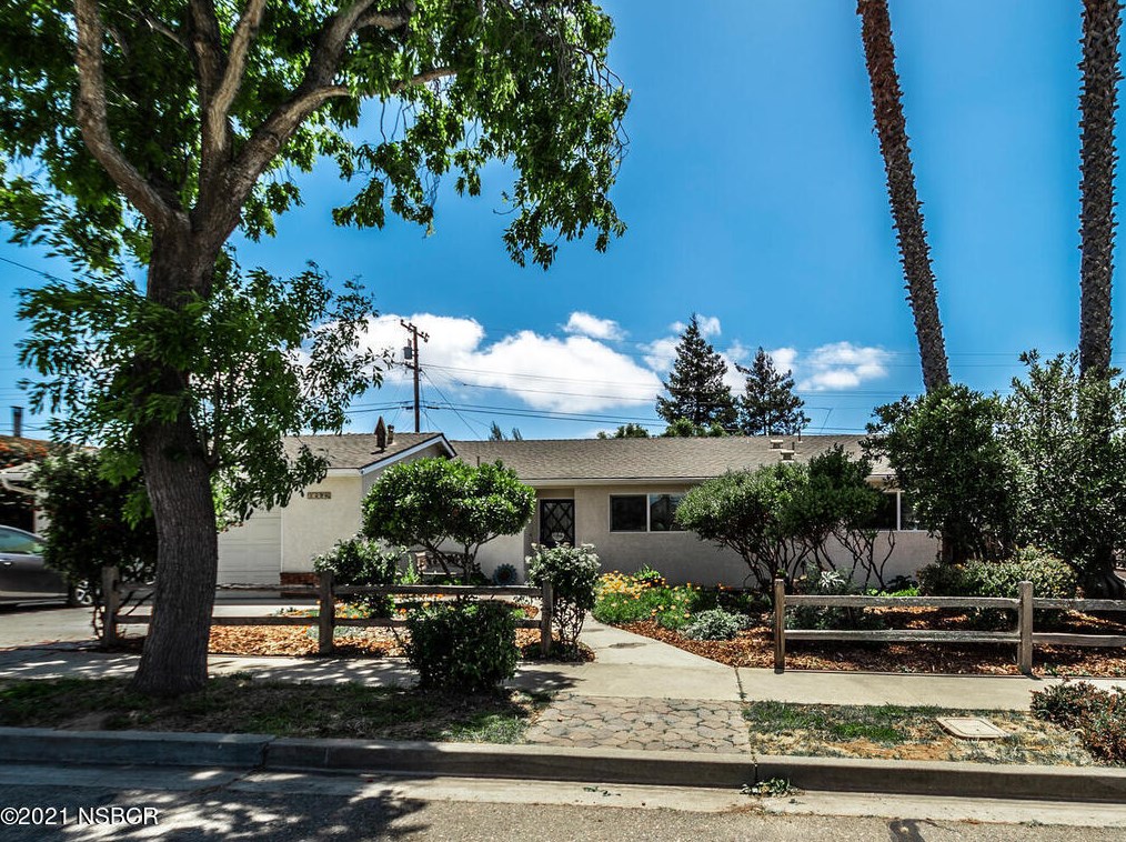 1176 Pino Solo Dr, Santa Maria, CA 93455