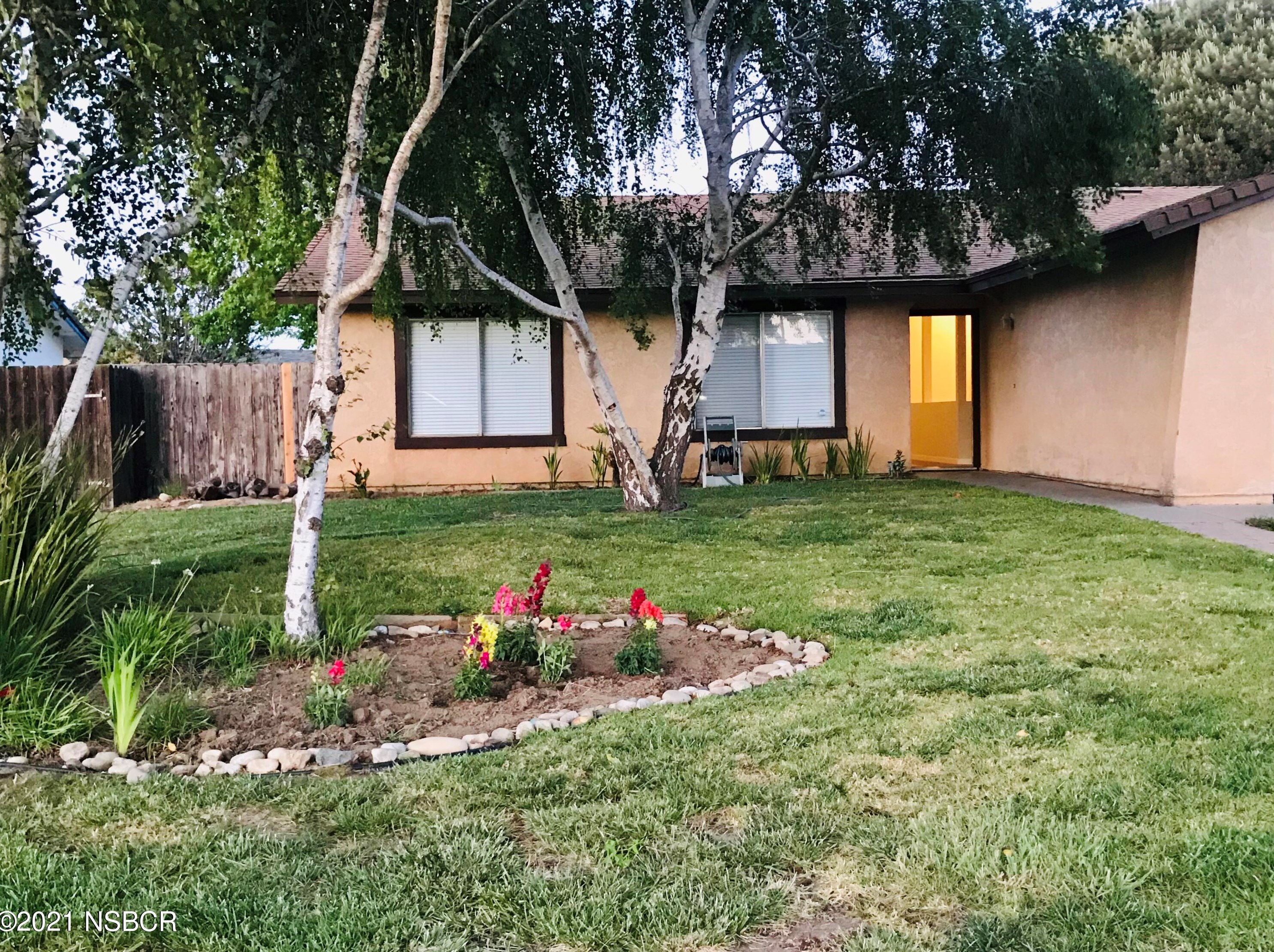 616 N 10th St, Lompoc, CA 93436