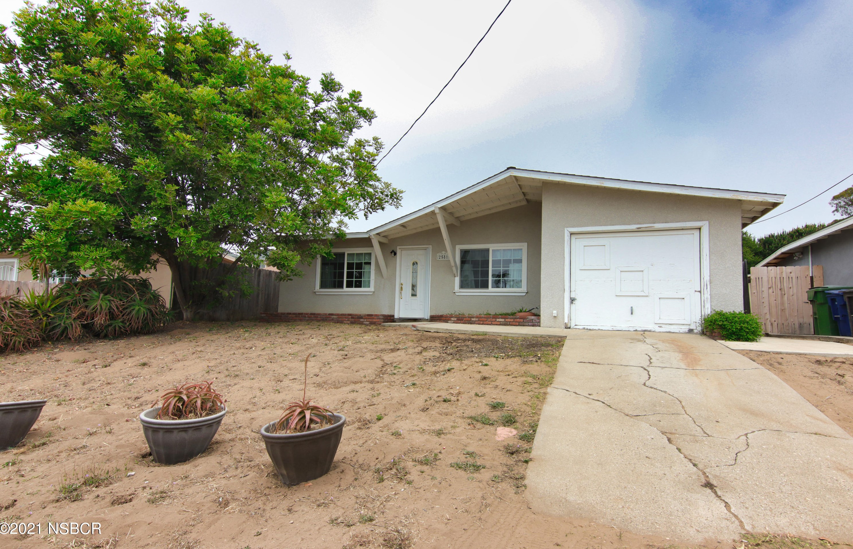 2581 Paso Robles St, Oceano, CA 93445