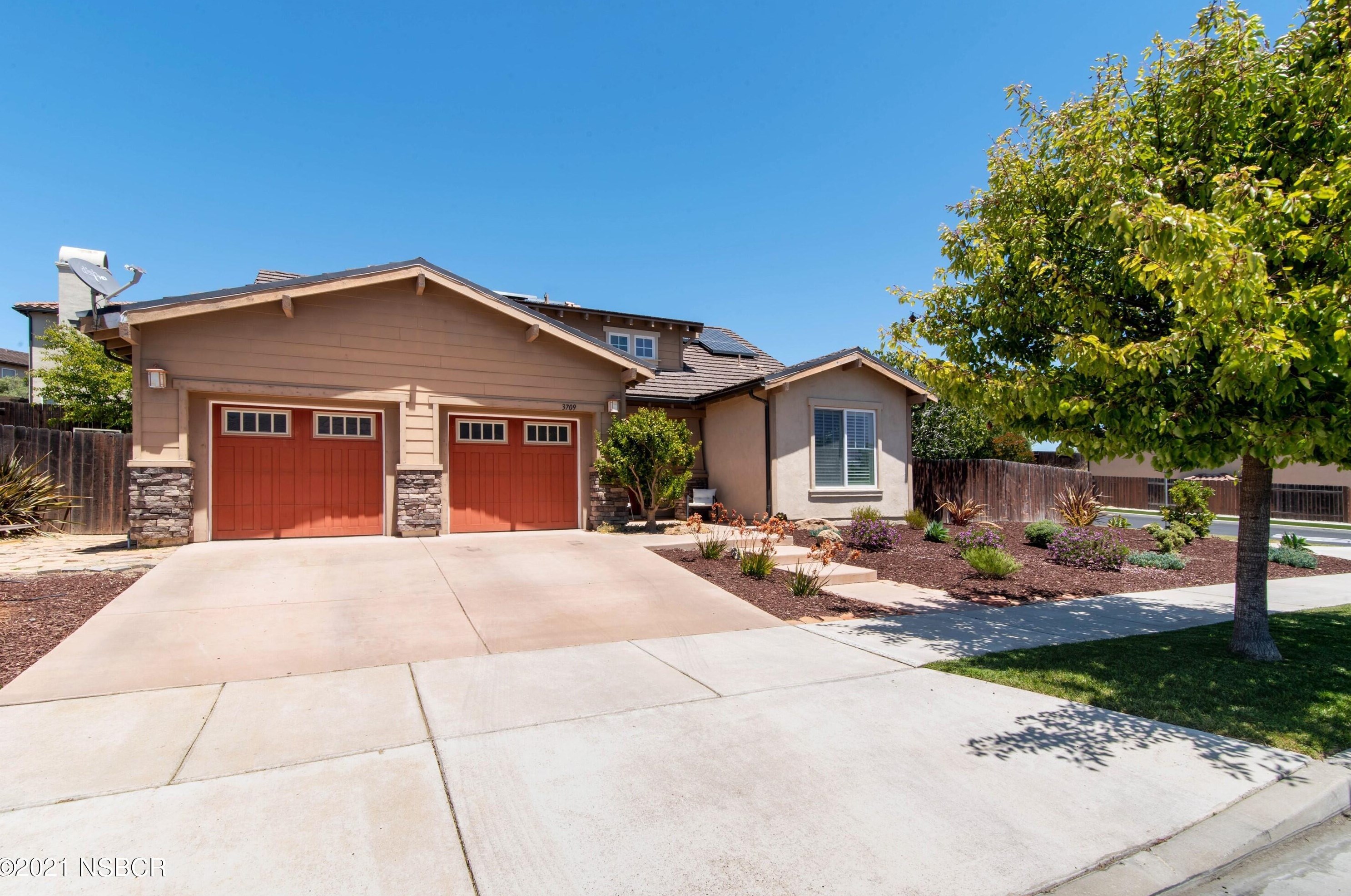 3709 Jupiter Ave, Lompoc, CA 93436-1940