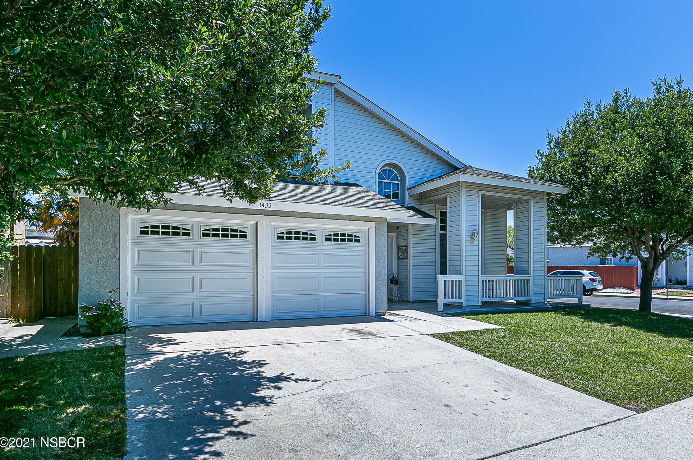 1433 Village Meadows Dr, Lompoc, CA 93436-8211