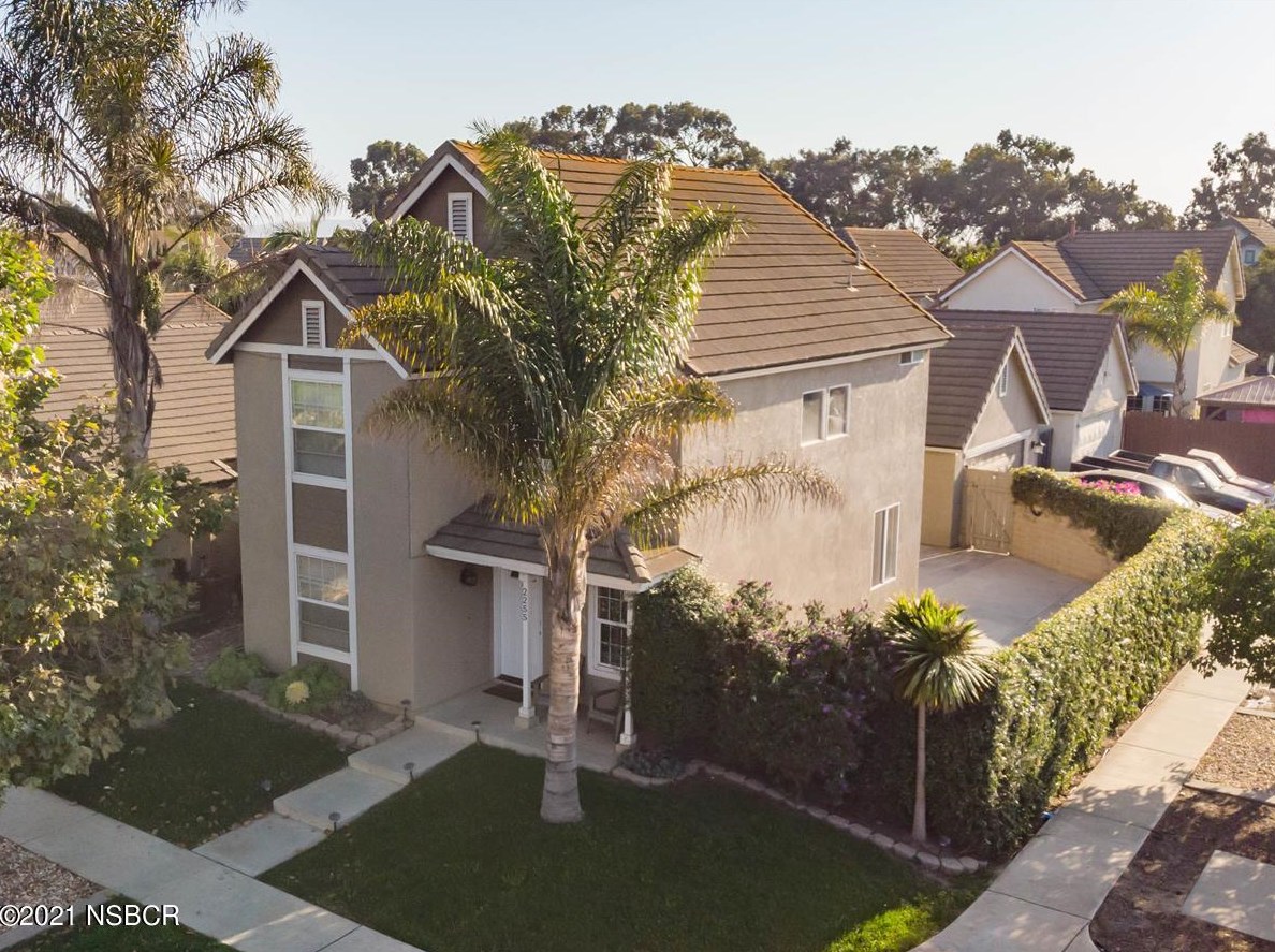 2255 Riverton Dr, Santa Maria, CA 93458
