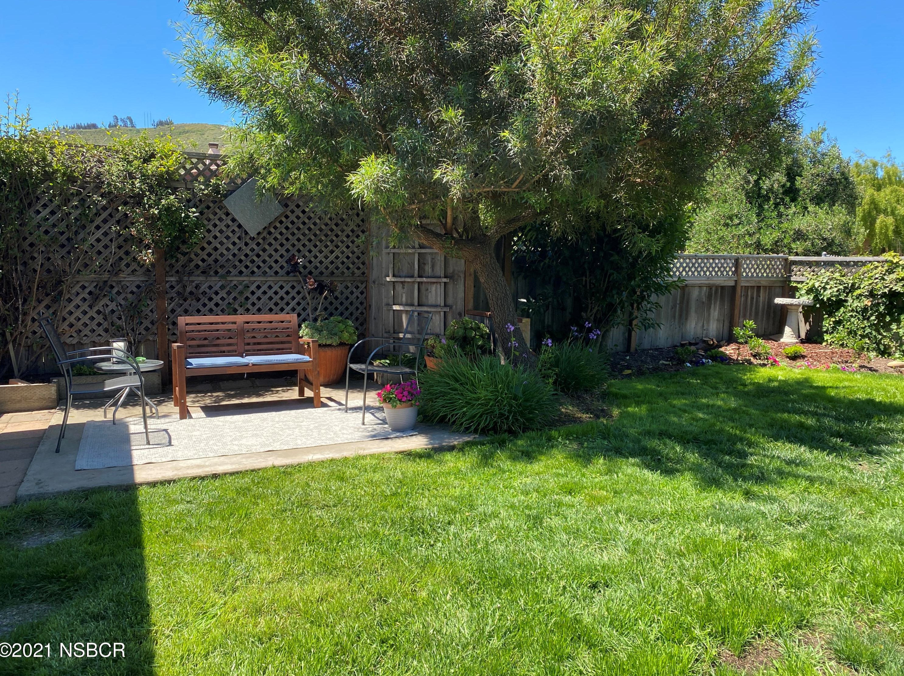 421 Hawthorne St, Lompoc, CA 93436-7922