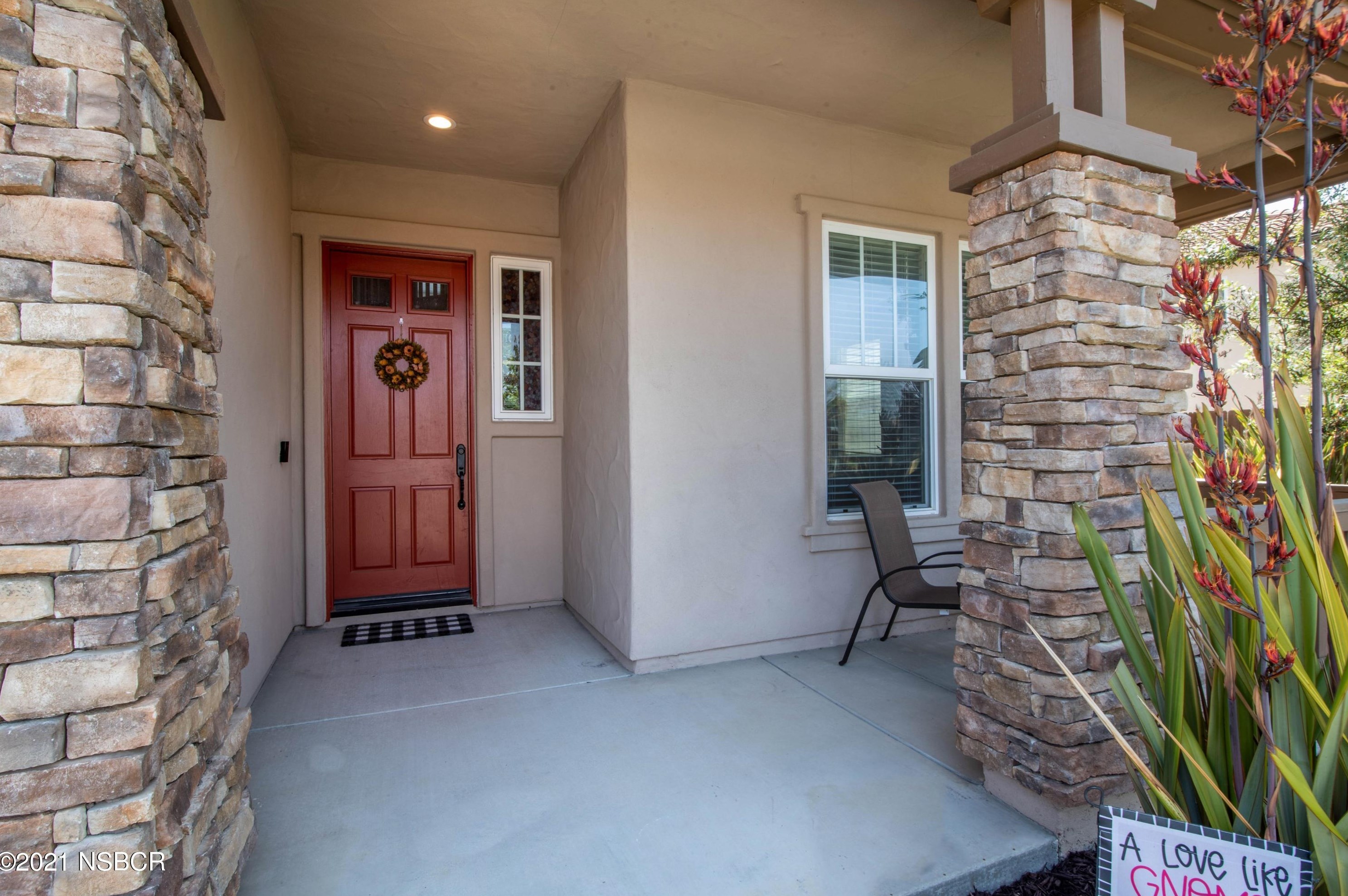 3725 Jupiter Ave, Lompoc CA  93436-1940 exterior