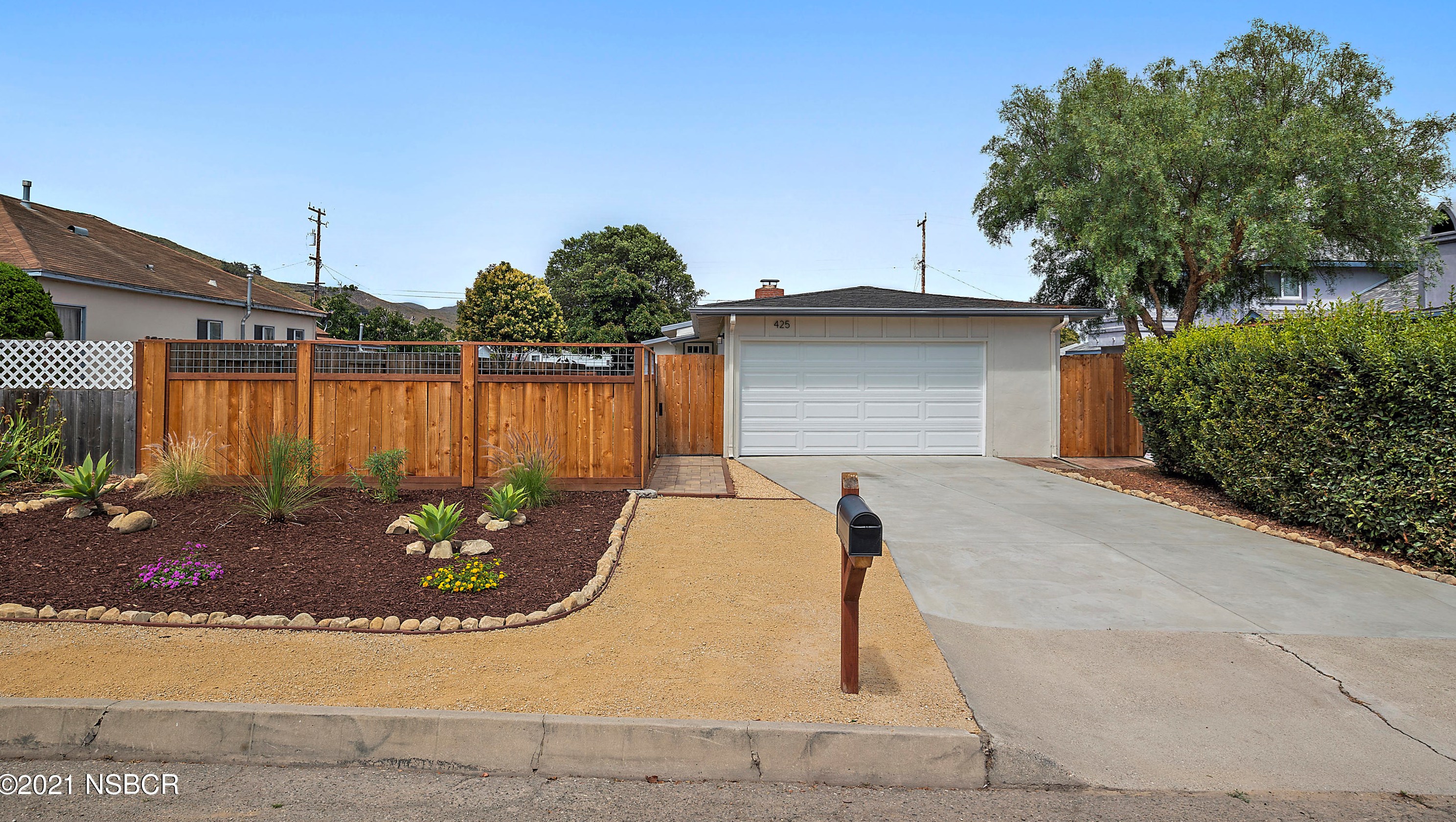 425 F St, Lompoc, CA 93436-7822