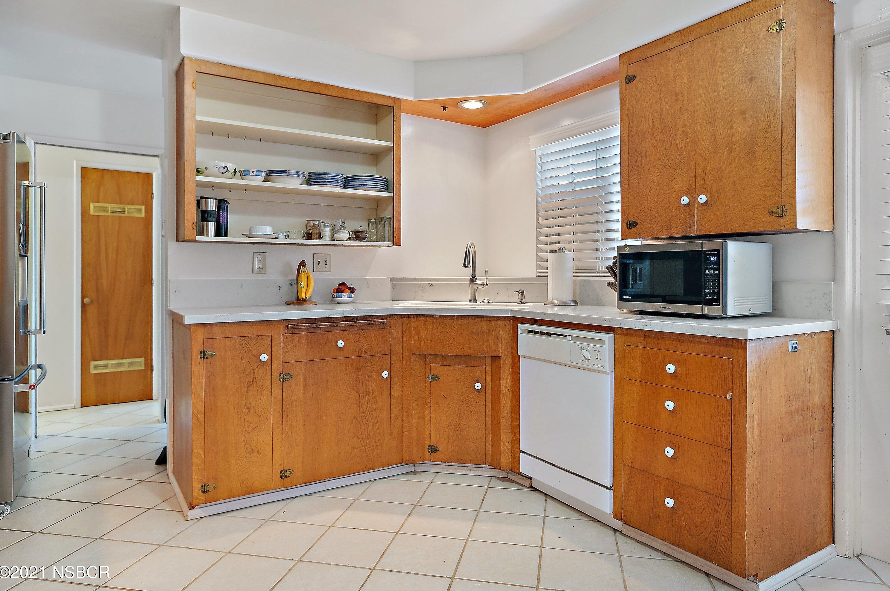 718 Hickory Ave, Lompoc CA  93436-7322 exterior