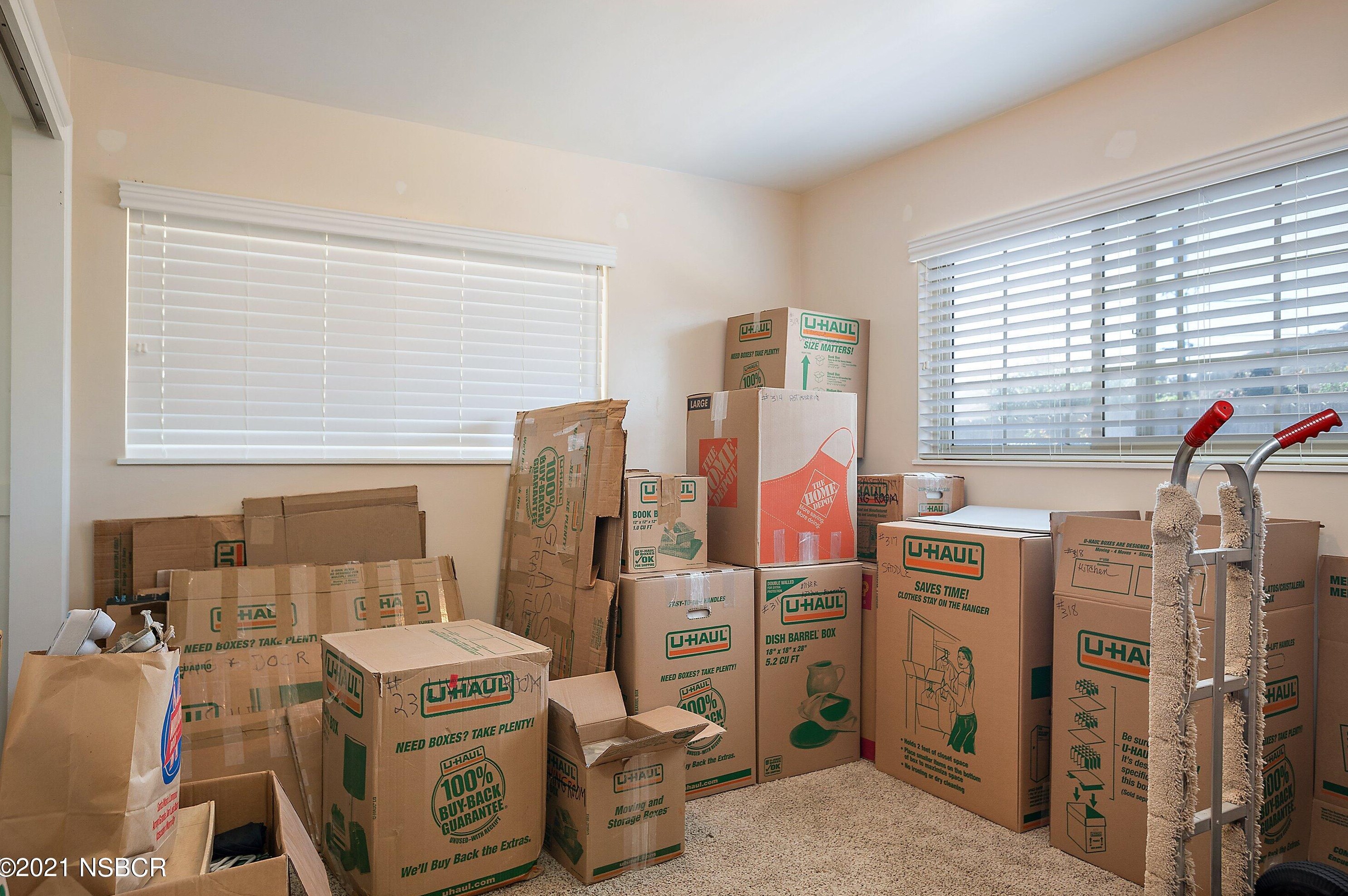 718 Hickory Ave, Lompoc CA  93436-7322 exterior