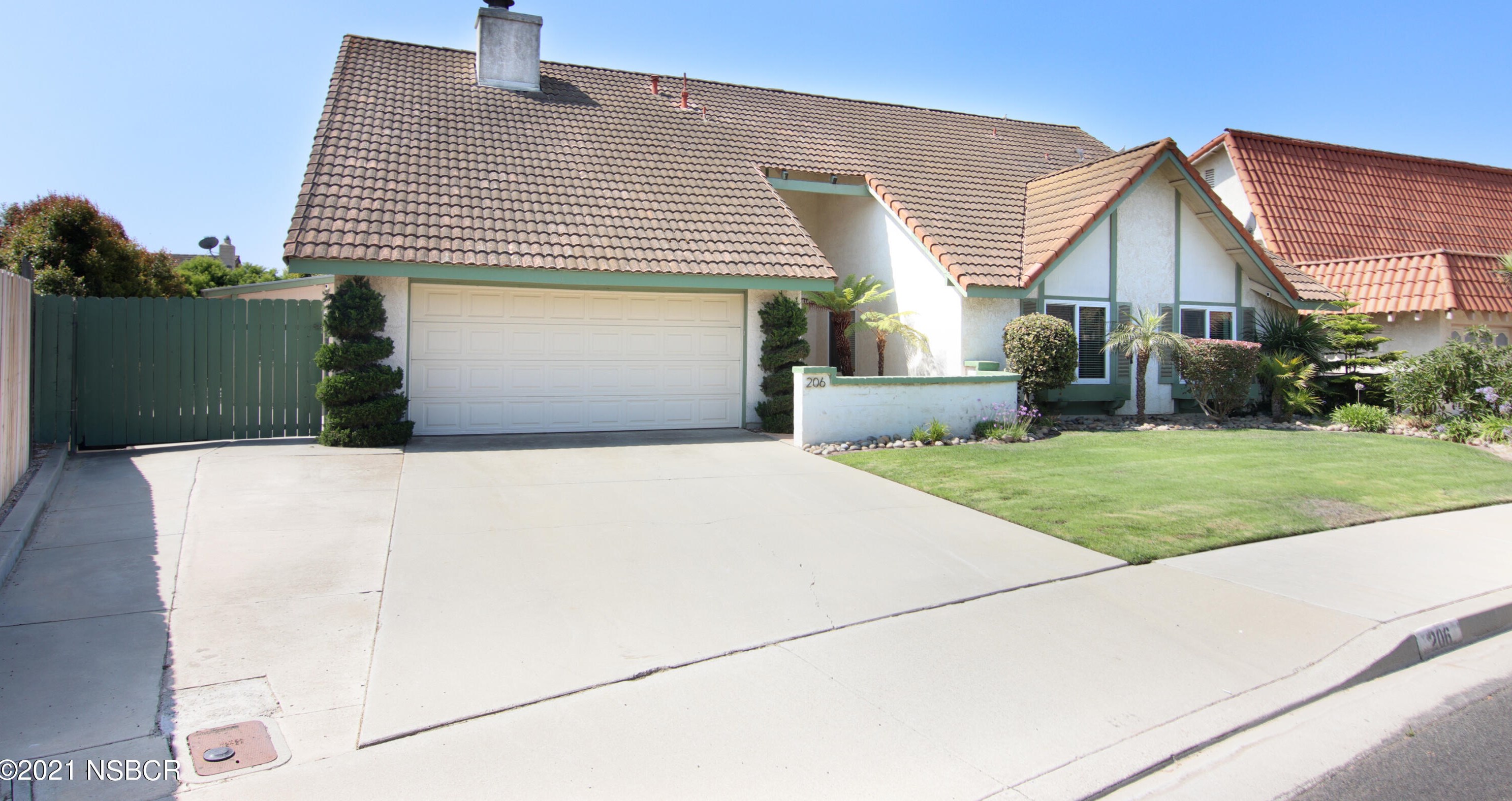 206 Wisteria Dr, Santa Maria, CA 93455