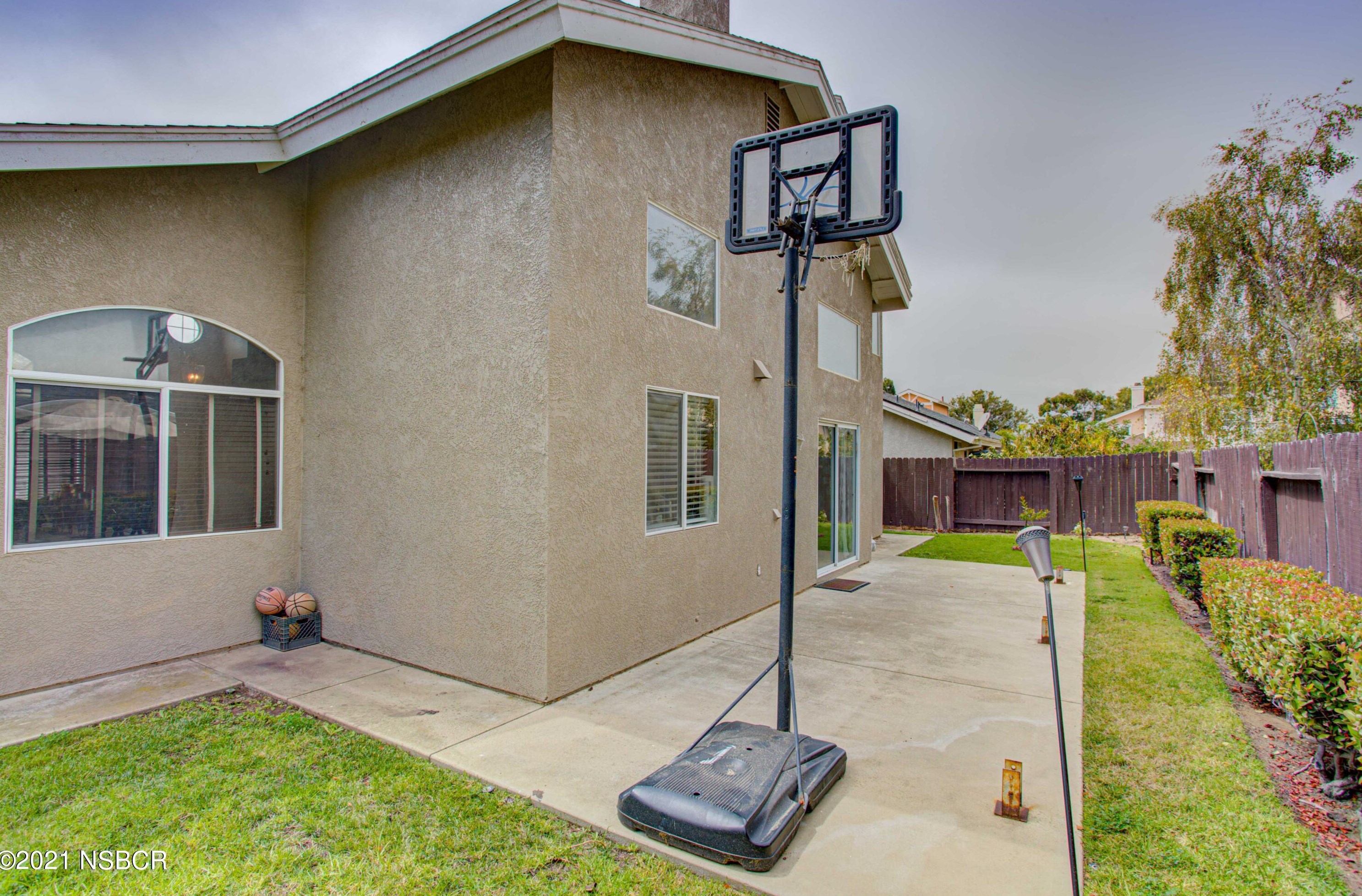 1336 Jason Dr, Lompoc CA 93436-8229 exterior
