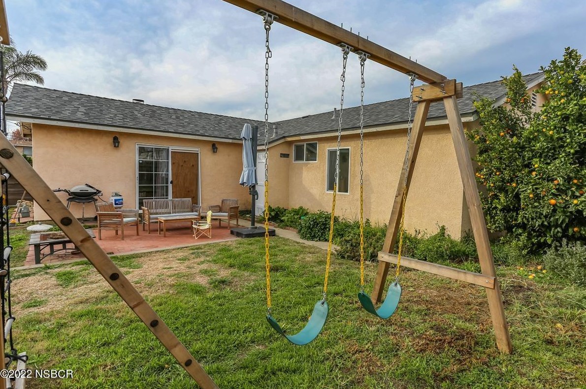 1108 Peach Ave, Lompoc CA 93436-7055 exterior