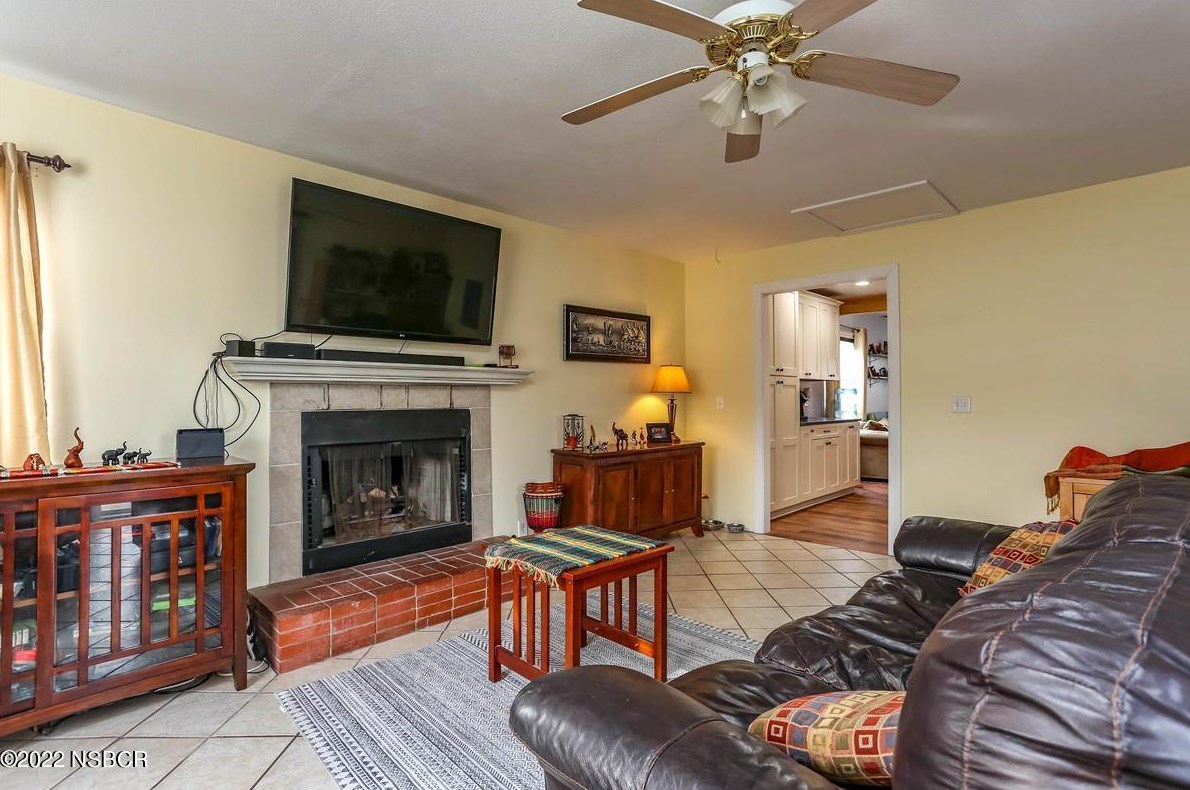 1108 Peach Ave, Lompoc CA 93436-7055 exterior