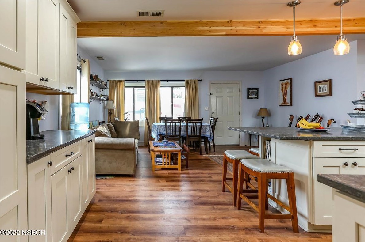 1108 Peach Ave, Lompoc CA 93436-7055 exterior