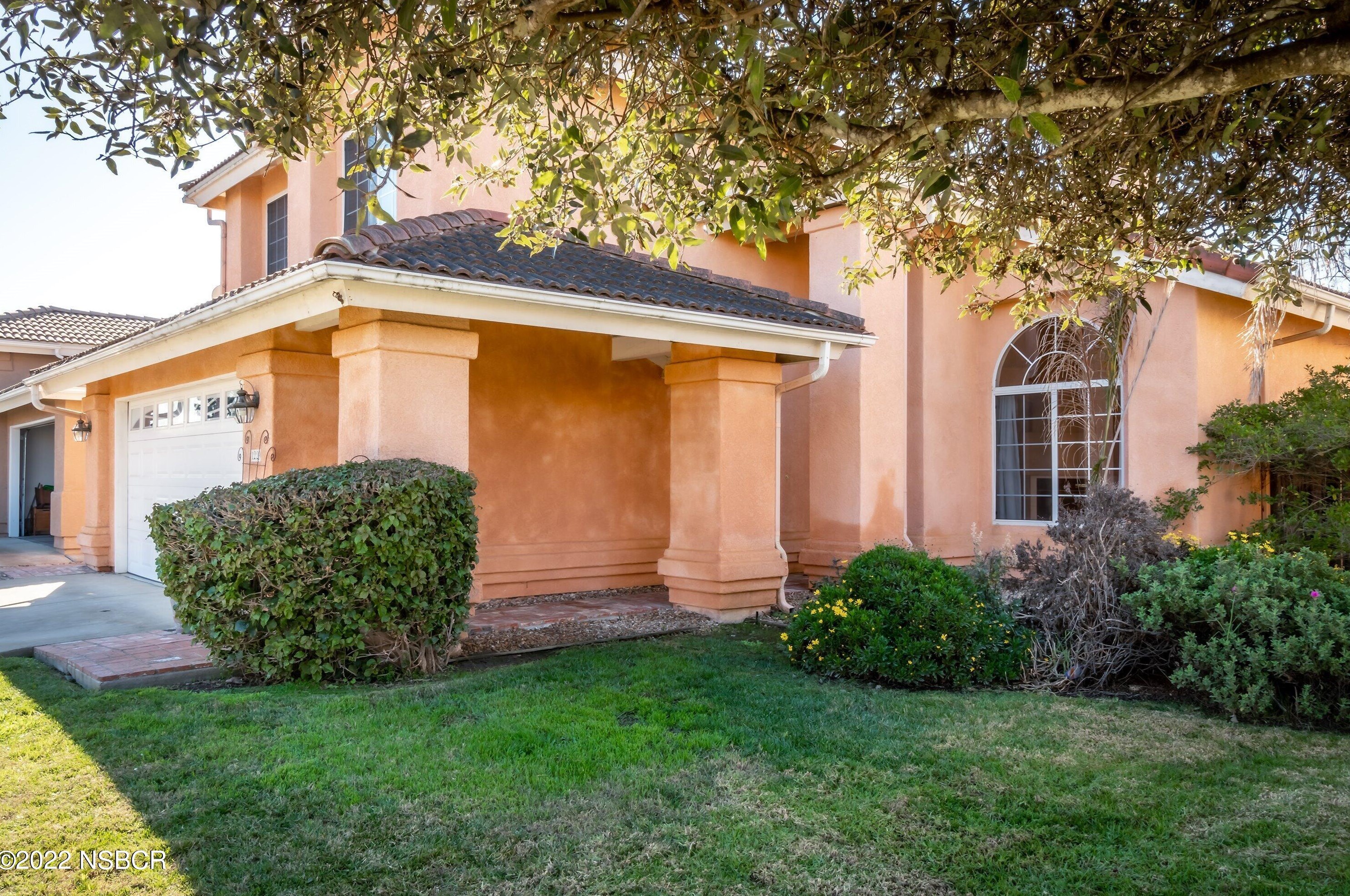 1229 Stonebrook Dr, Lompoc, CA 93436-8126