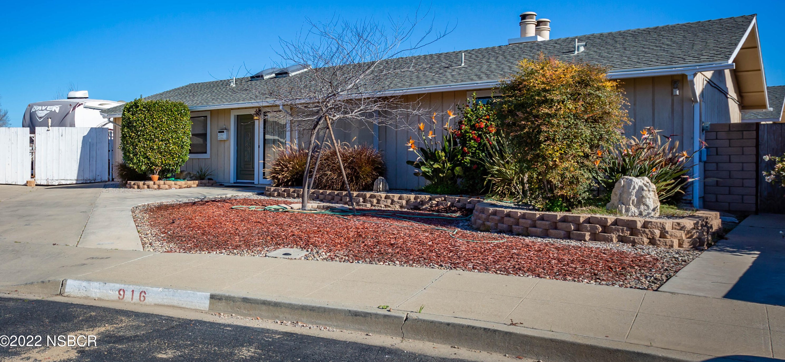 916 Beth Ct, Santa Maria, CA 93454