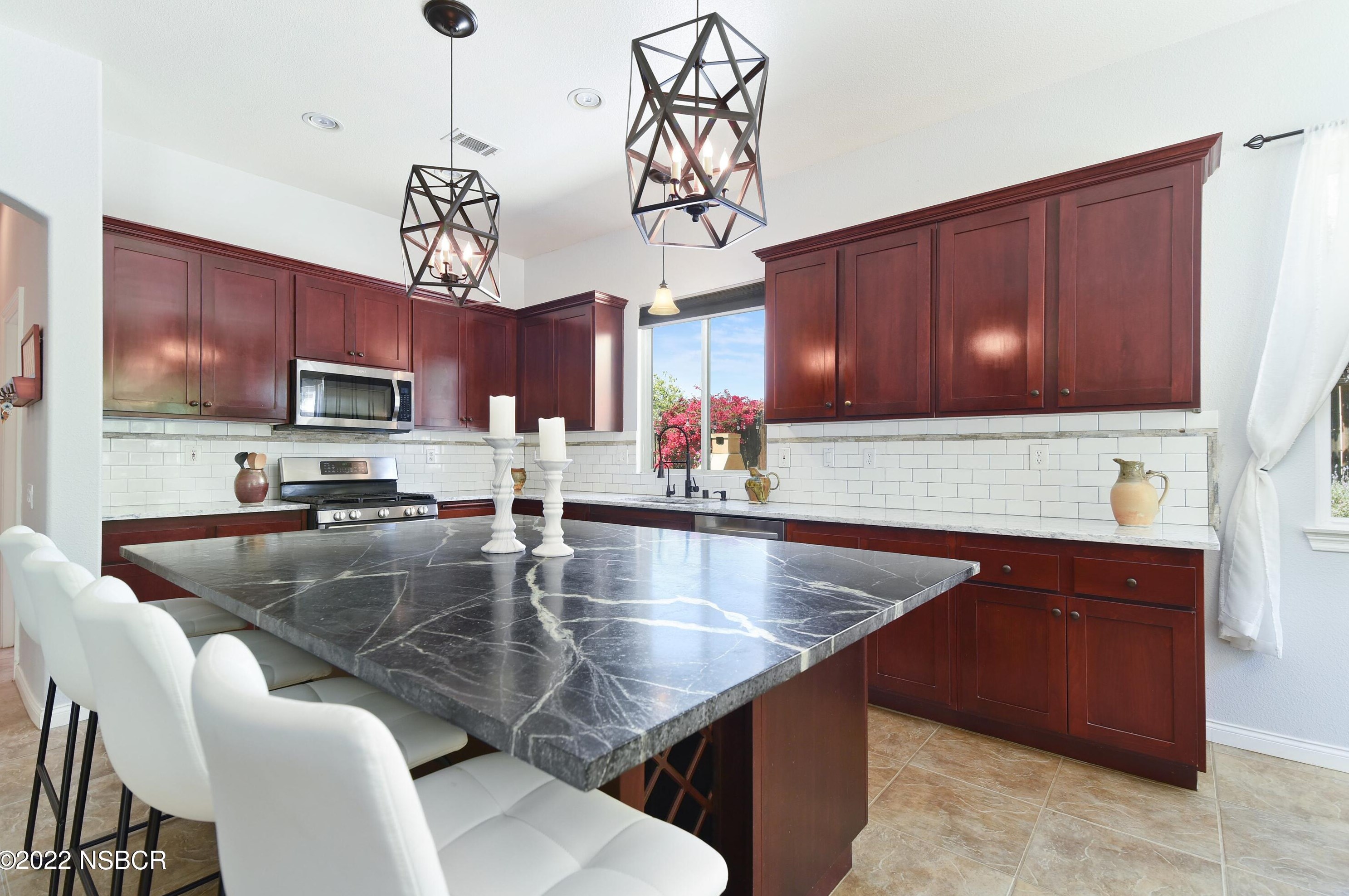 3687 Jupiter Ave, Lompoc CA 93436-1940 exterior