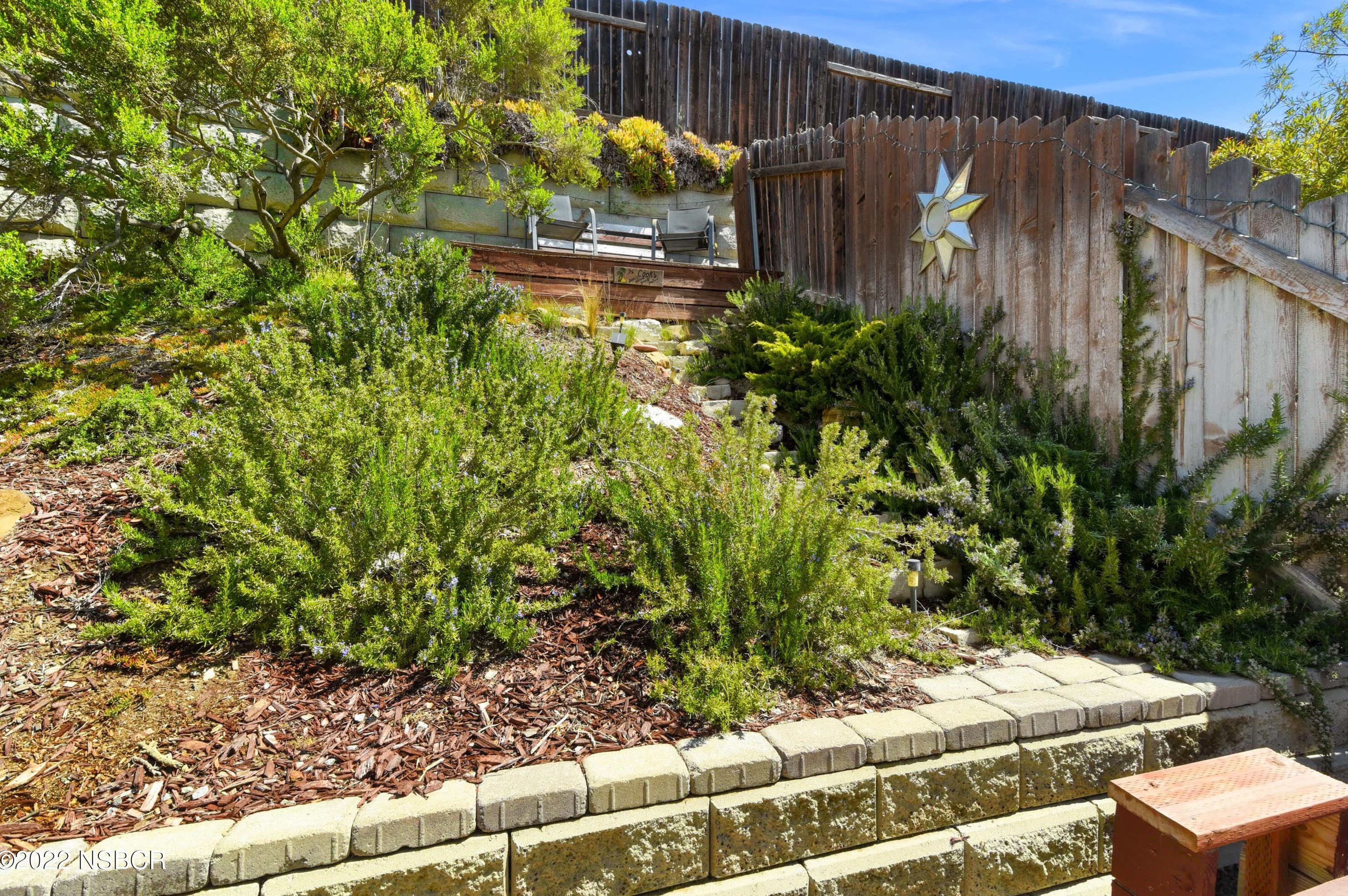 3687 Jupiter Ave, Lompoc CA 93436-1940 exterior