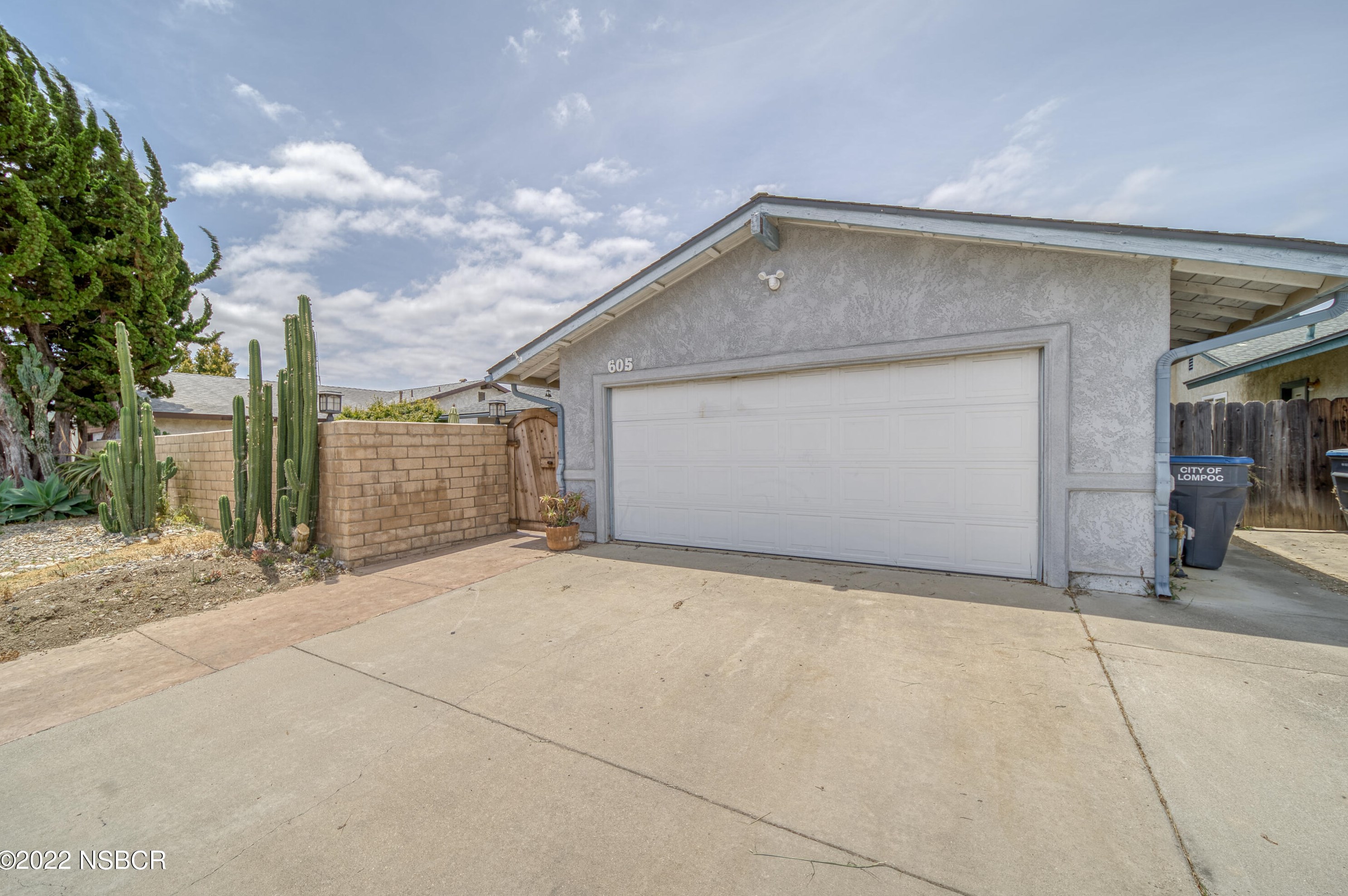 605 8th St, Lompoc, CA 93436-4904