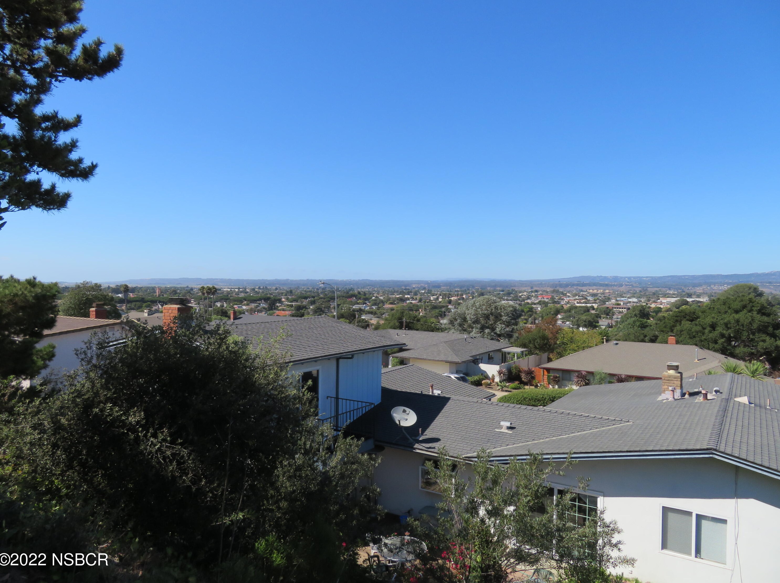 660 University Dr, Lompoc, CA 93436-7838