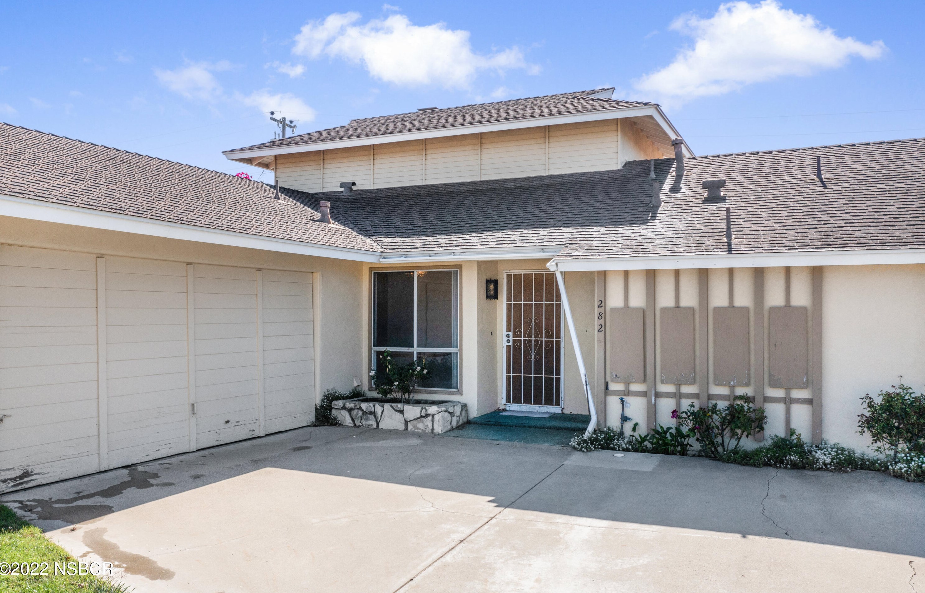 282 Vega Ave, Lompoc, CA 93436-1243