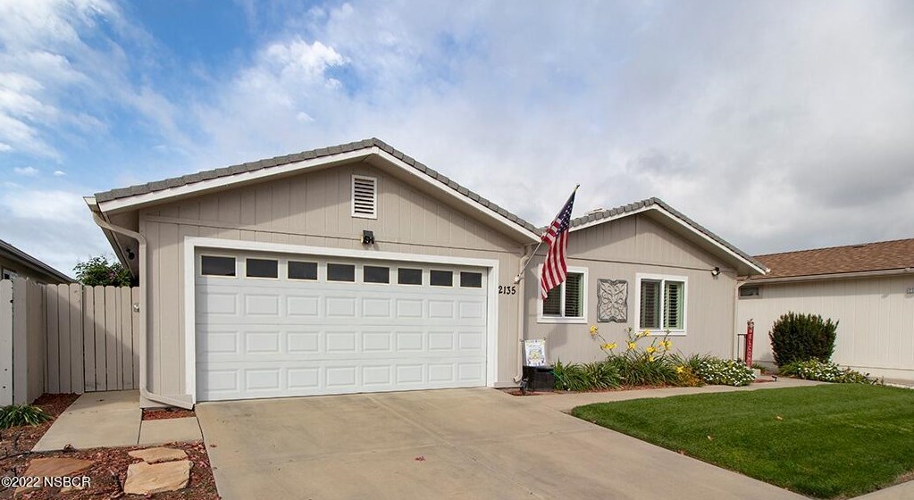 2135 Vista Del Mundo, Santa Maria, CA 93458