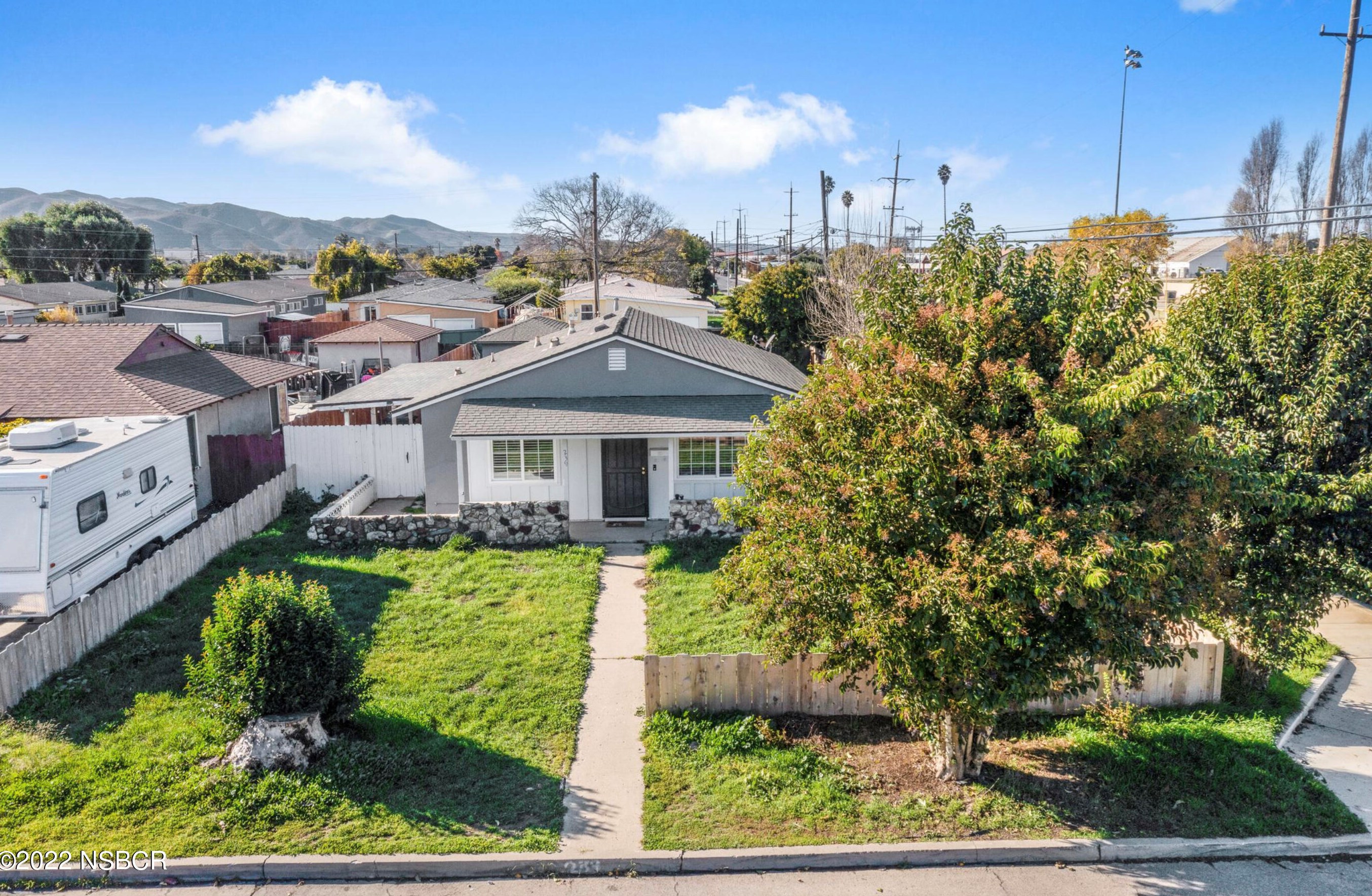 239 B St, Lompoc CA  93436-7325 exterior