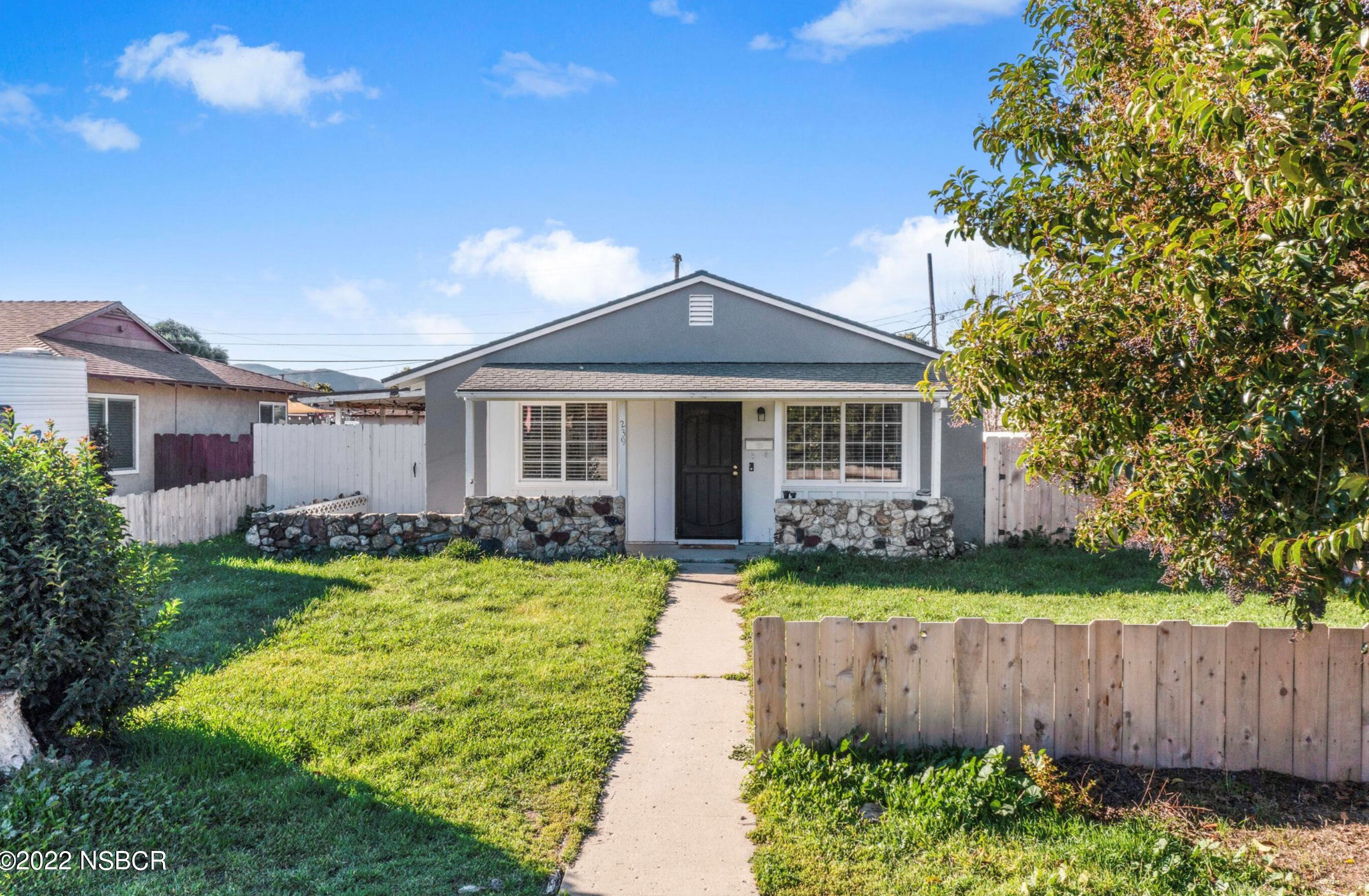 239 B St, Lompoc CA  93436-7325 exterior