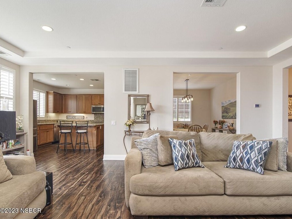 716 Carina Dr, Lompoc CA  93436-1824 exterior