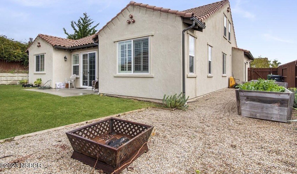 716 Carina Dr, Lompoc CA  93436-1824 exterior