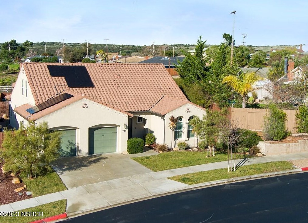 716 Carina Dr, Lompoc CA  93436-1824 exterior