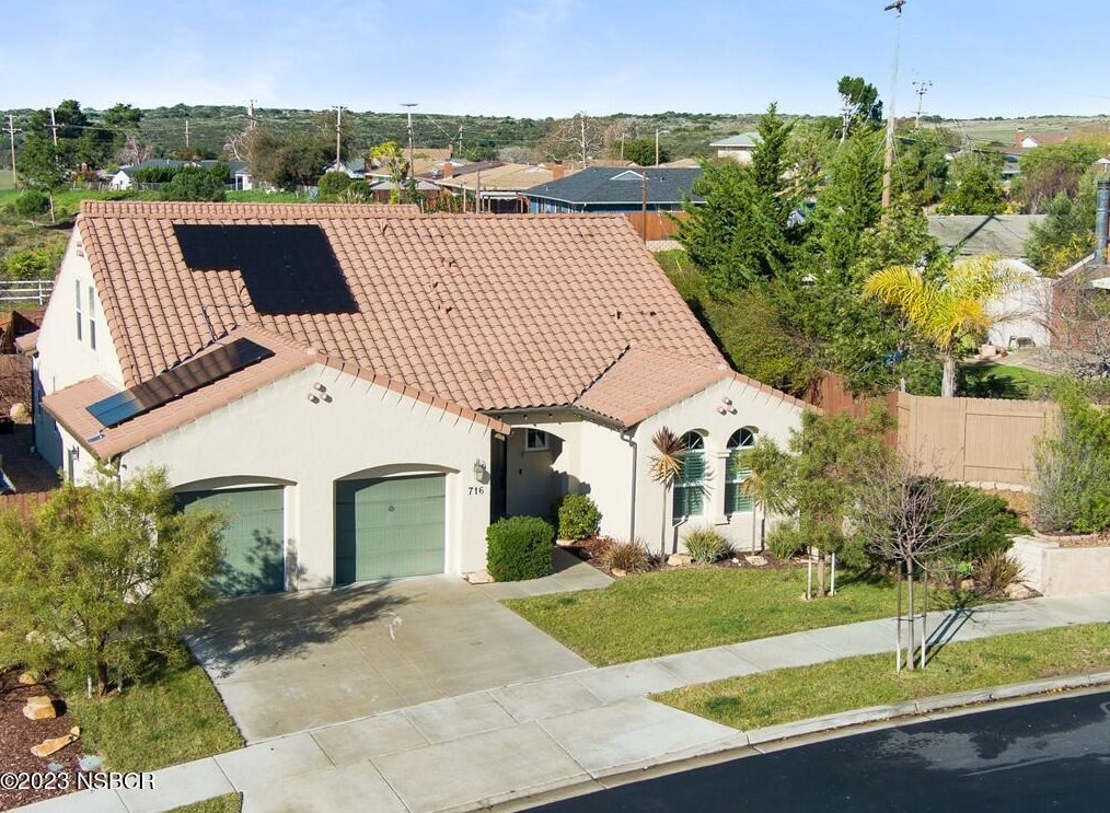 716 Carina Dr, Lompoc CA  93436-1824 exterior