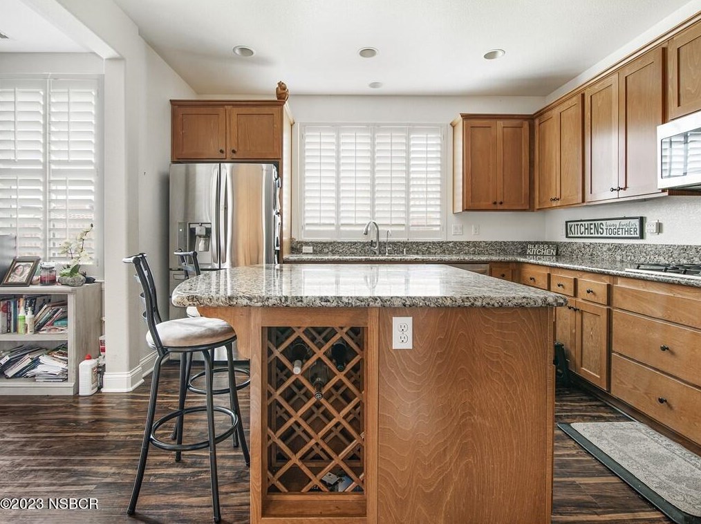 716 Carina Dr, Lompoc CA  93436-1824 exterior