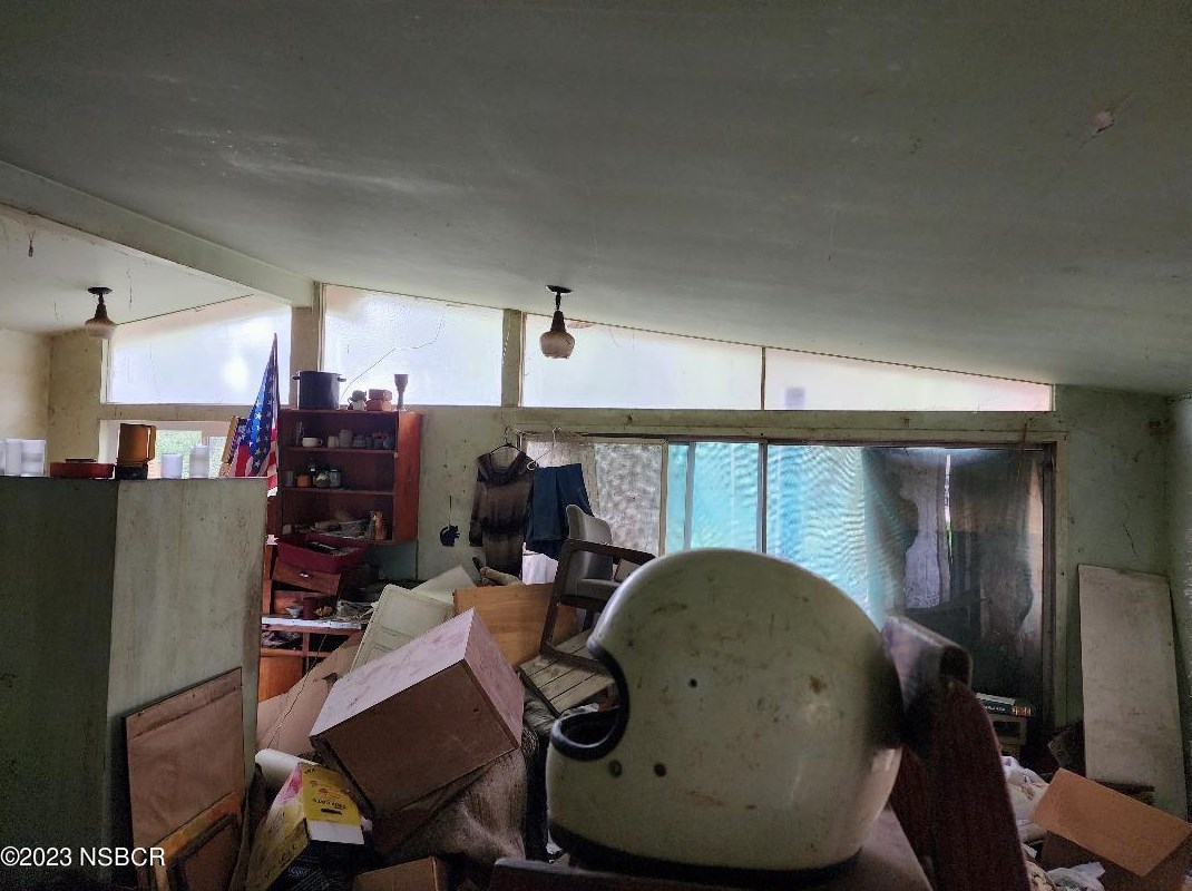 237 M St, Lompoc, CA 93436-5828