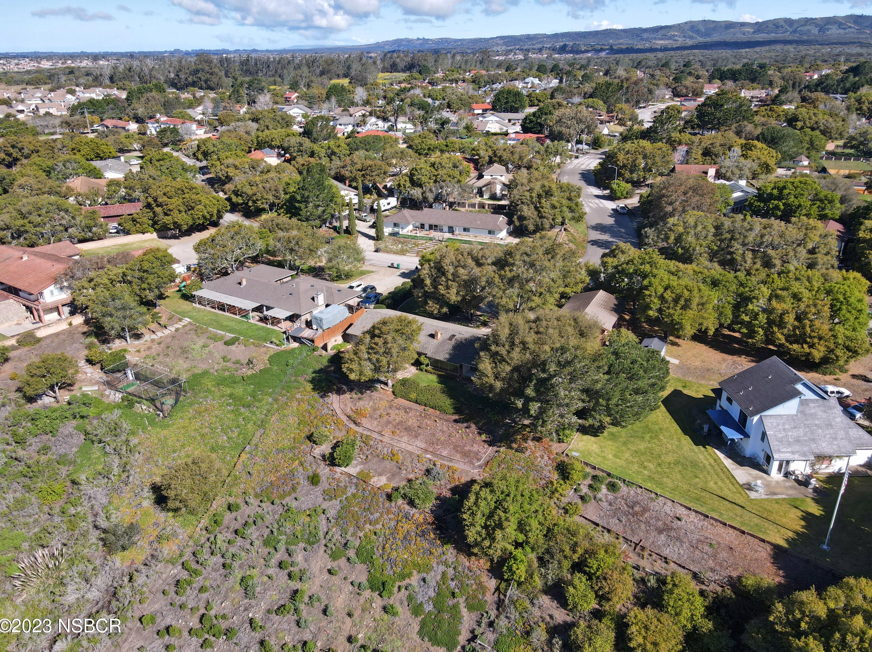 2845 Lewis Dr, Lompoc, CA 93436-2319