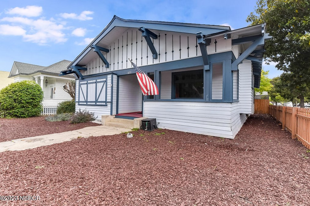 423 Ocean Ave, Lompoc, CA 93436-6738