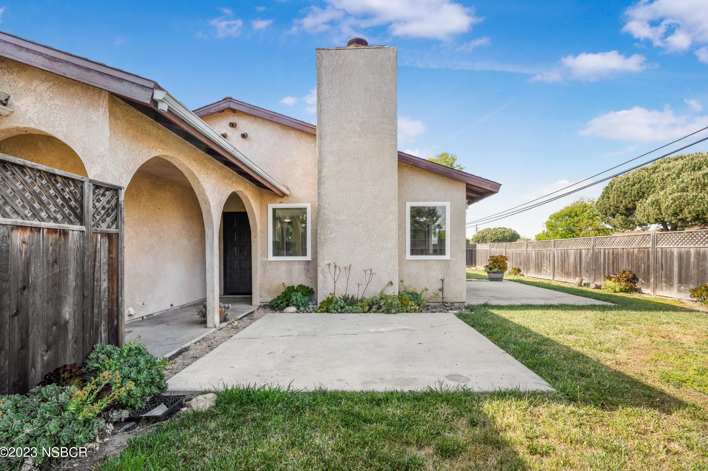 801 Oak Ave, Lompoc CA  93436-4221 exterior