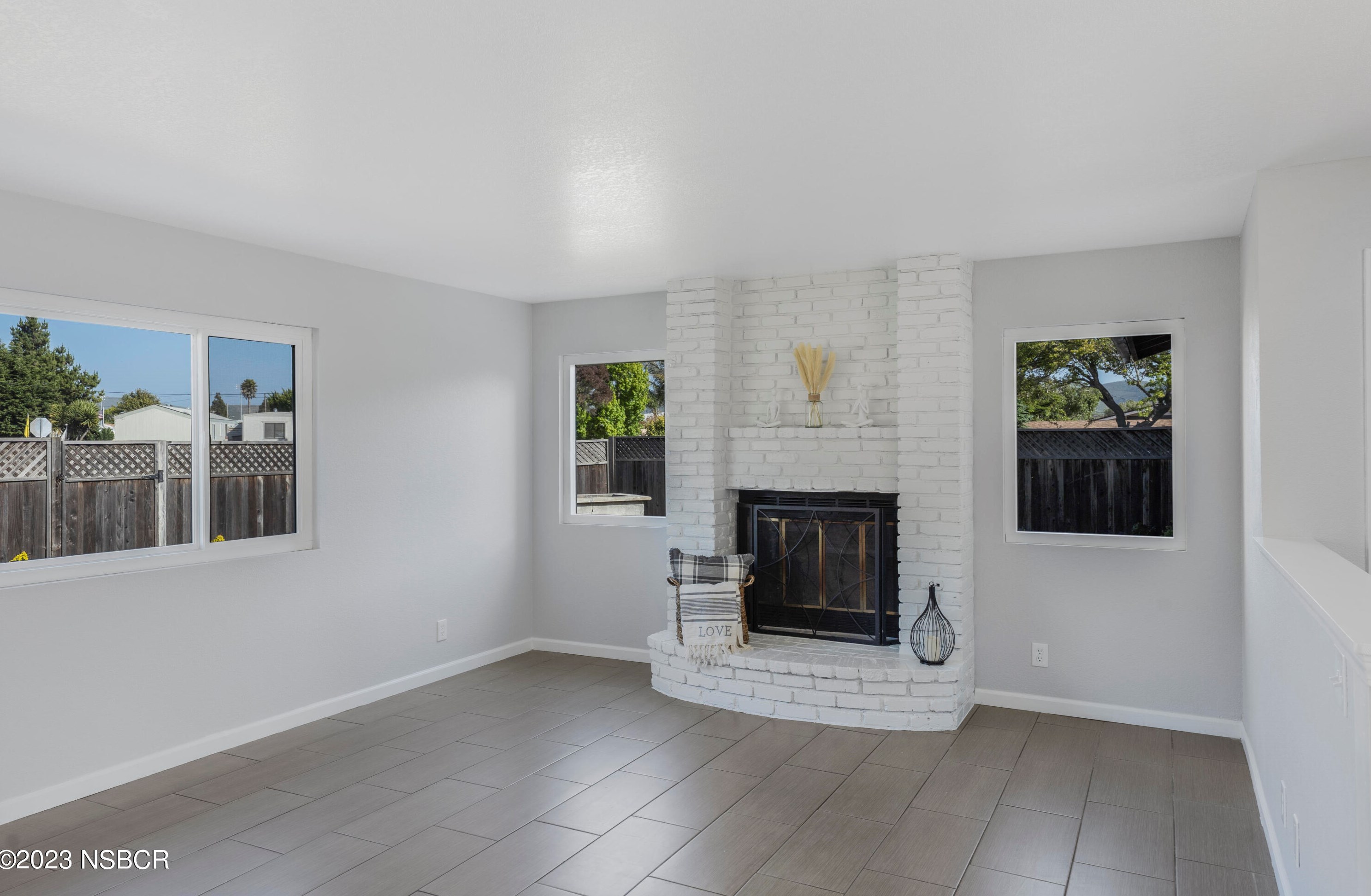 801 Oak Ave, Lompoc CA  93436-4221 exterior