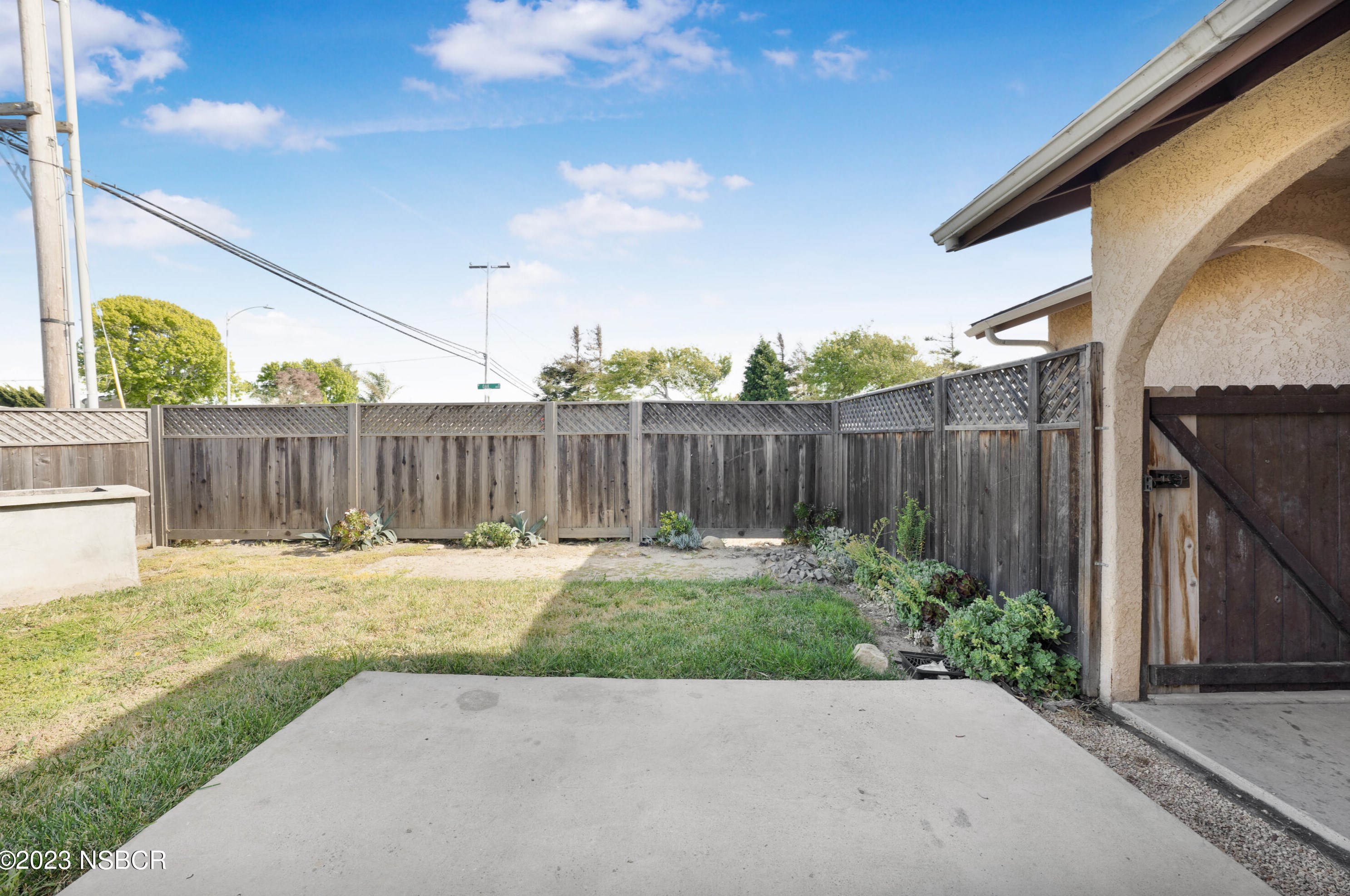 801 Oak Ave, Lompoc CA  93436-4221 exterior