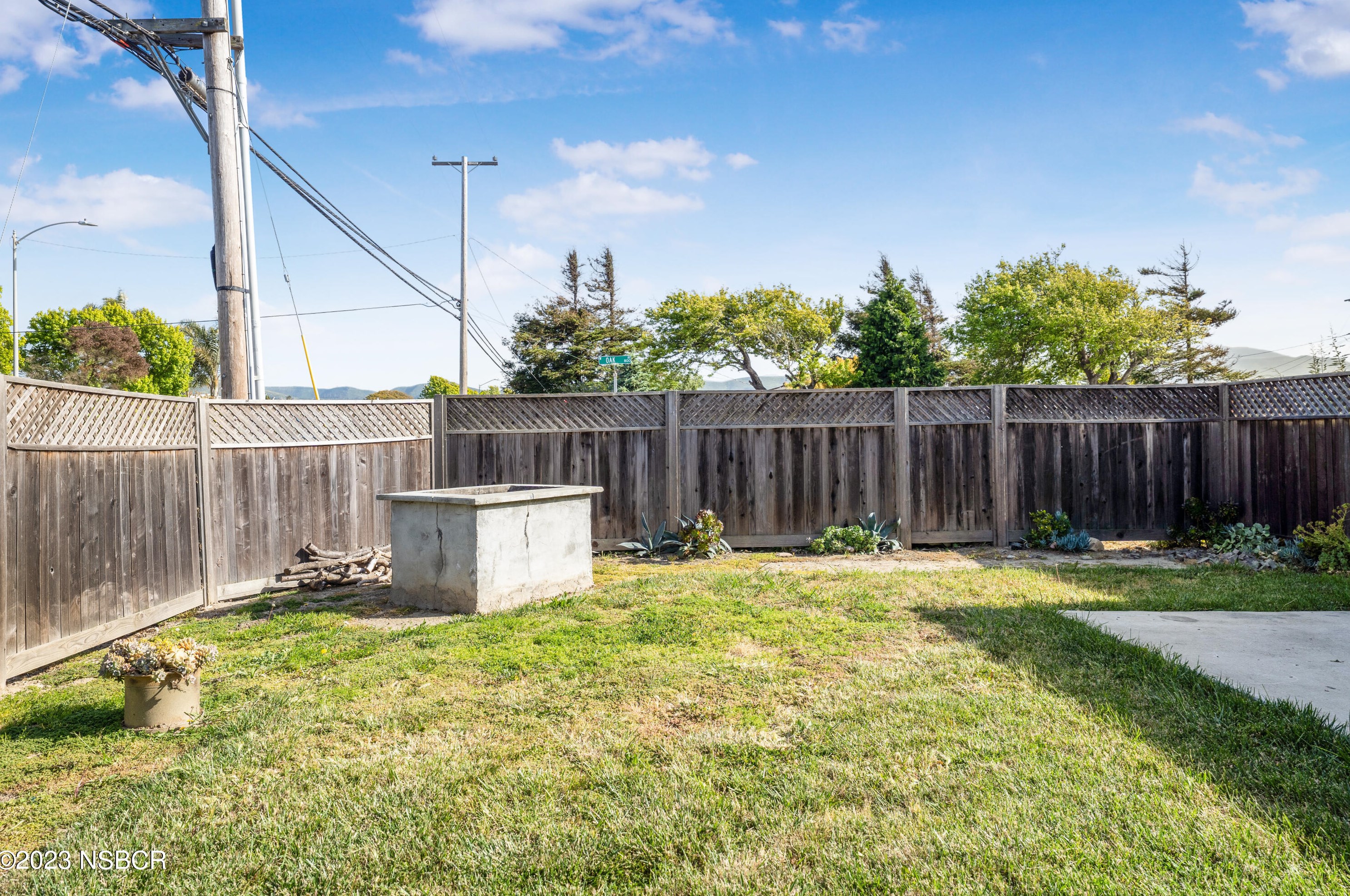 801 Oak Ave, Lompoc CA  93436-4221 exterior