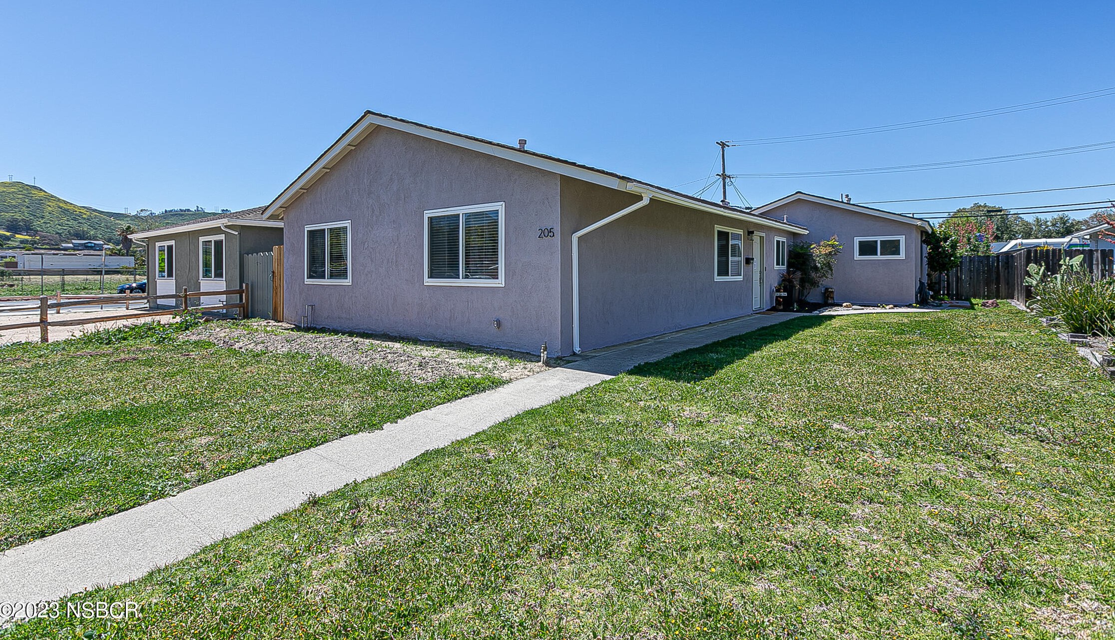 205 7th St, Lompoc, CA 93436-7423