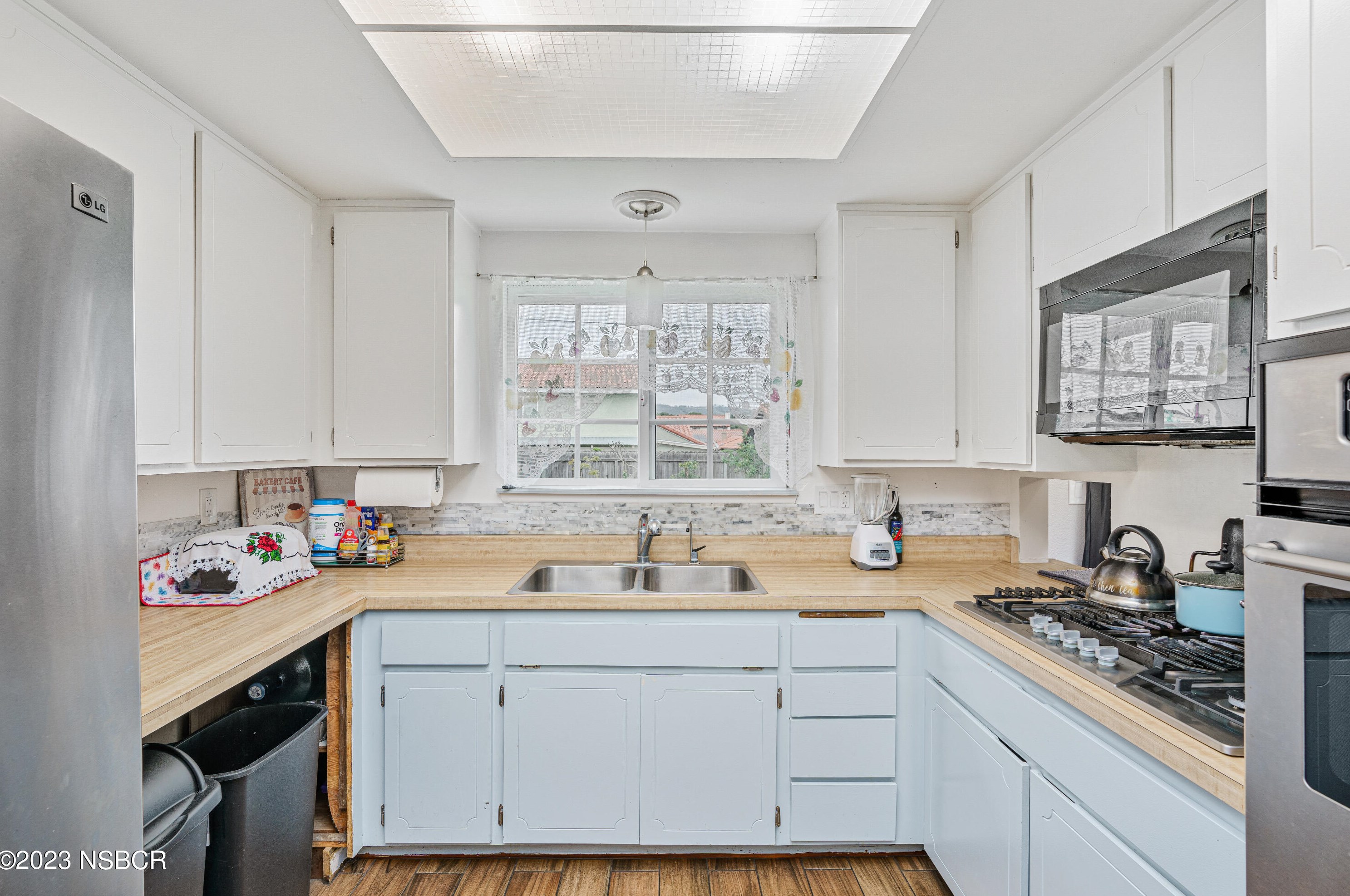 4163 Arcturus Ave, Lompoc CA  93436-1209 exterior