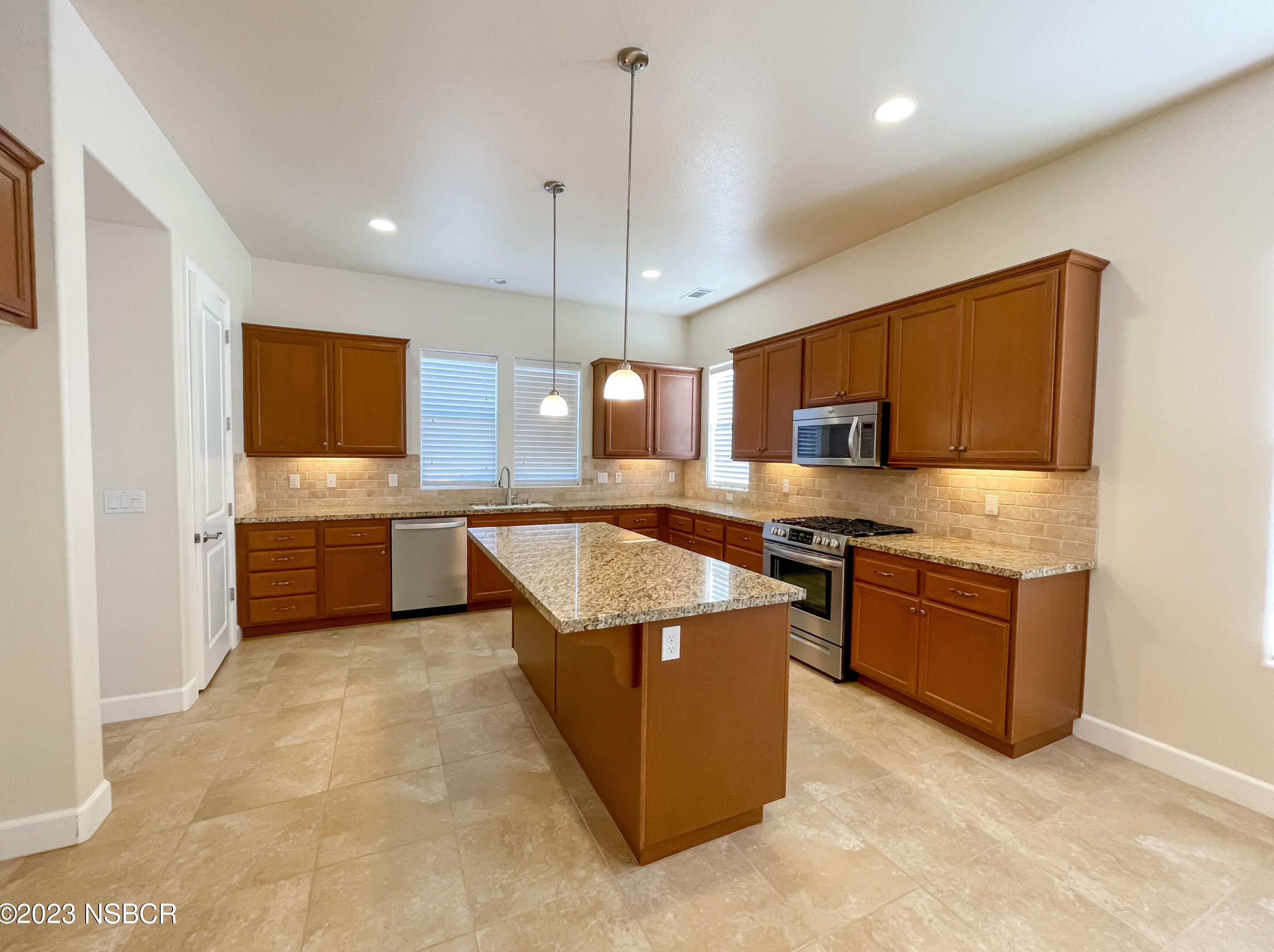 657 Wildflower Dr, Santa Maria, CA 93455