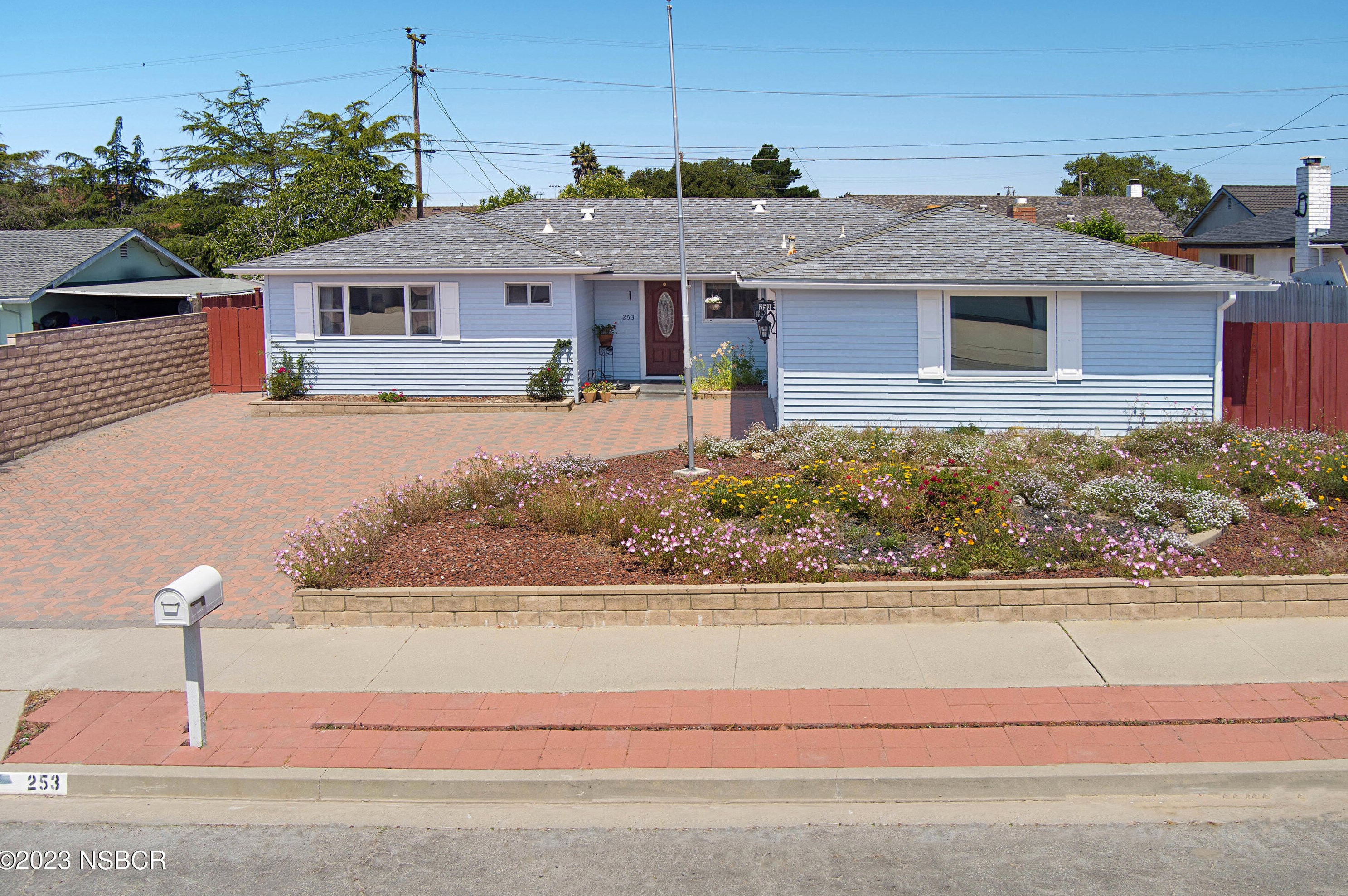 253 Orion Ave, Lompoc, CA 93436-1235