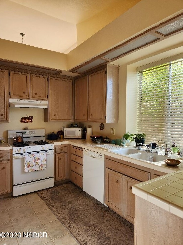 624 Northbrook Dr, Lompoc, CA 93436-8111